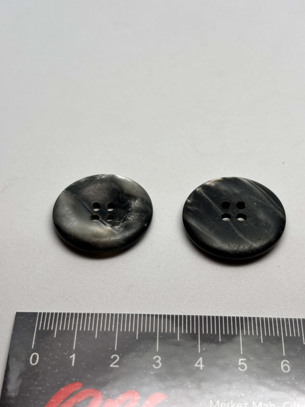 Button 4PR Gray Polyester 4-Hole Button 28mm (44L)