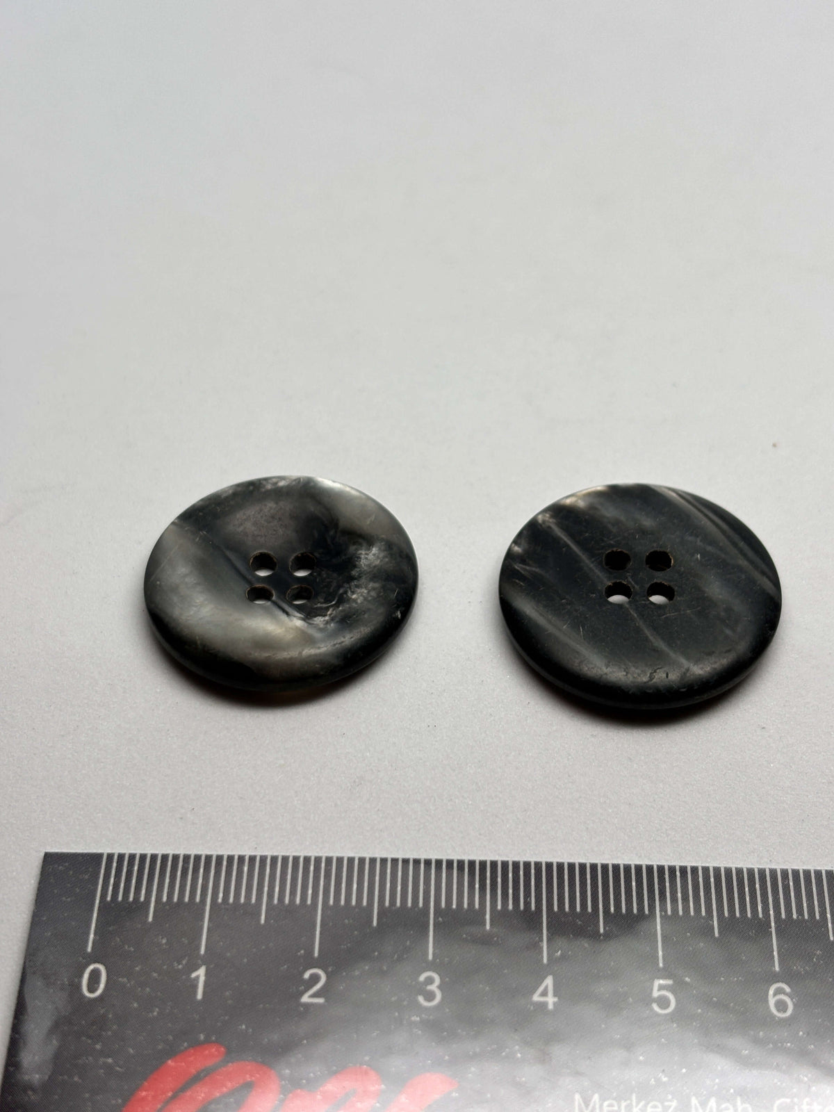 Button 4PR Gray Polyester 4-Hole Button 28mm (44L)