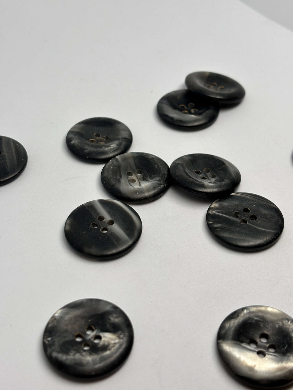 Button 4PR Gray Polyester 4-Hole Button 28mm (44L)