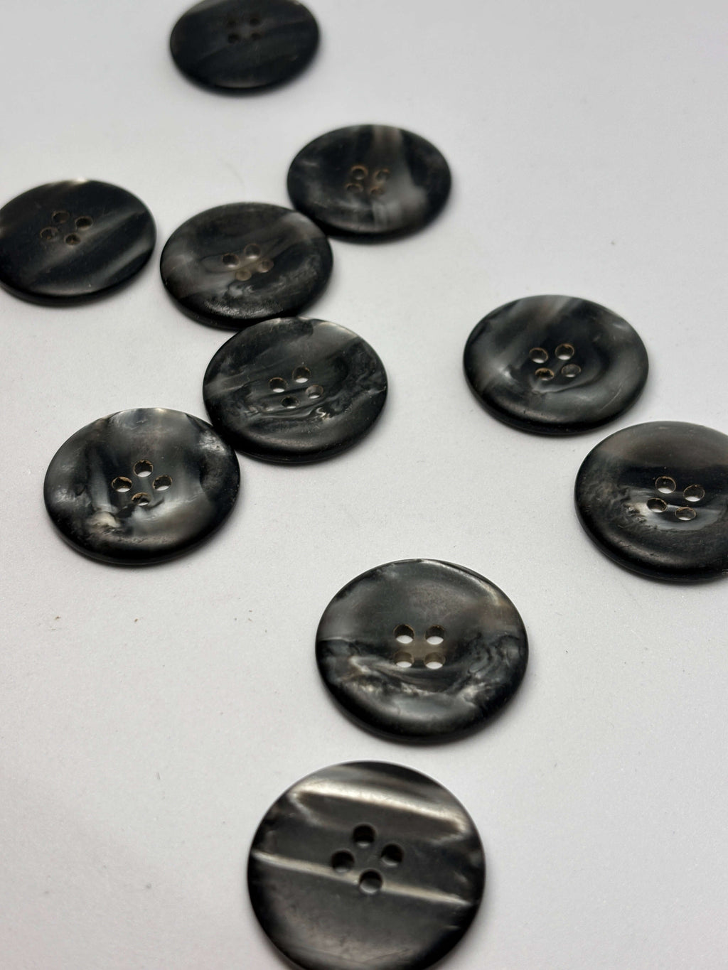 Button 4PR Gray Polyester 4-Hole Button 28mm (44L)