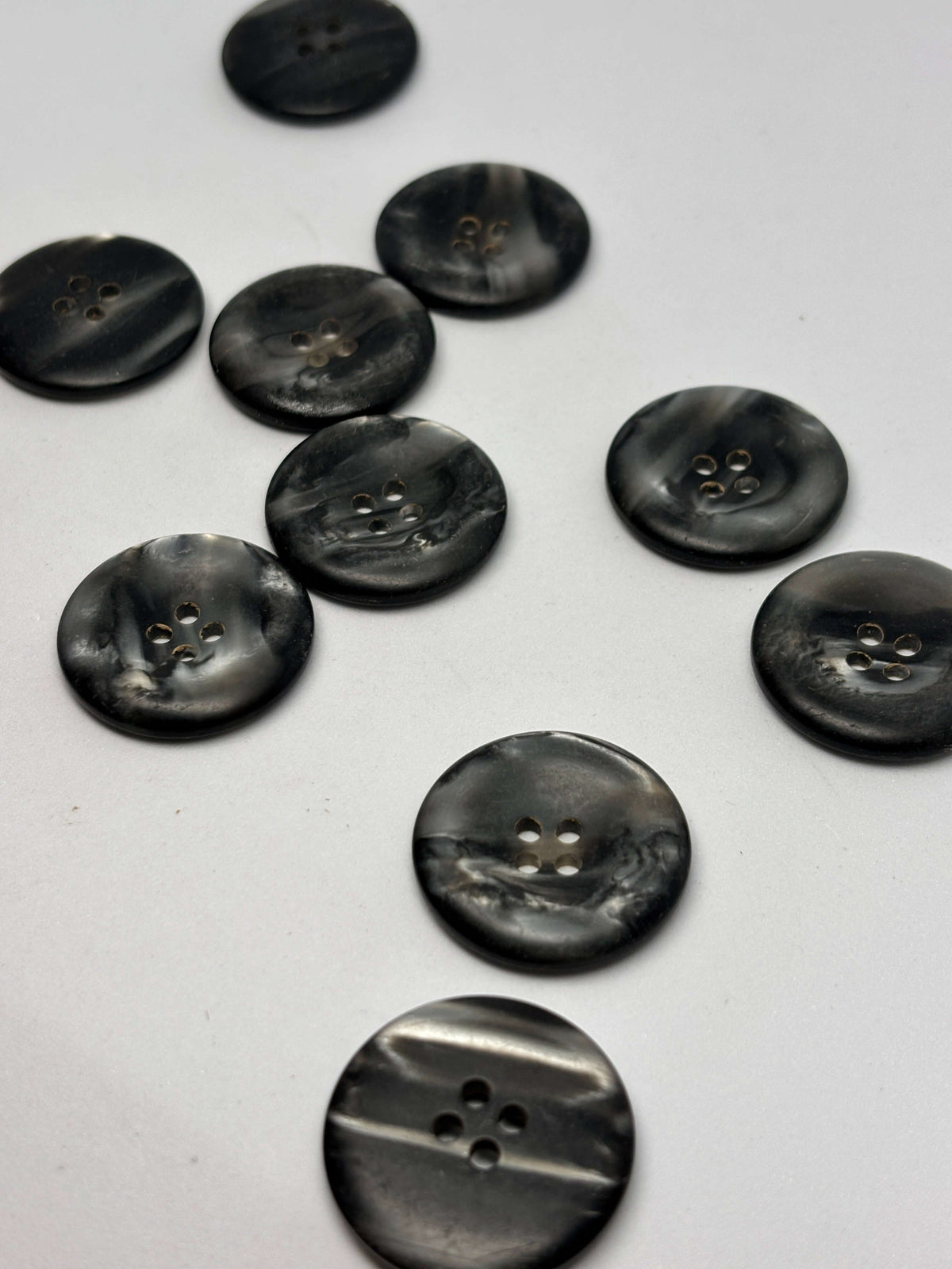 Button 4PR Gray Polyester 4-Hole Button 28mm (44L)