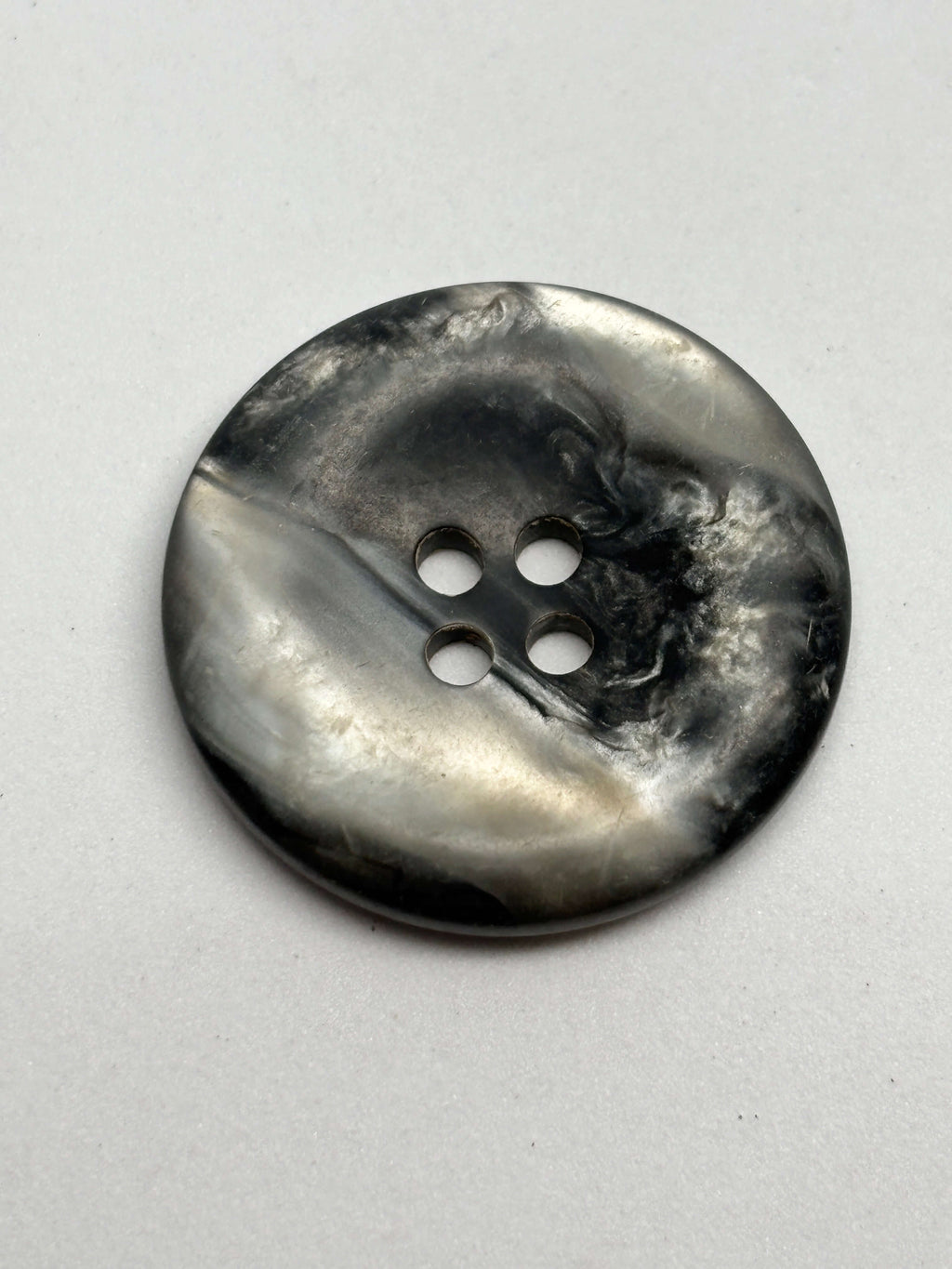 Button 4PR Gray Polyester 4-Hole Button 28mm (44L)