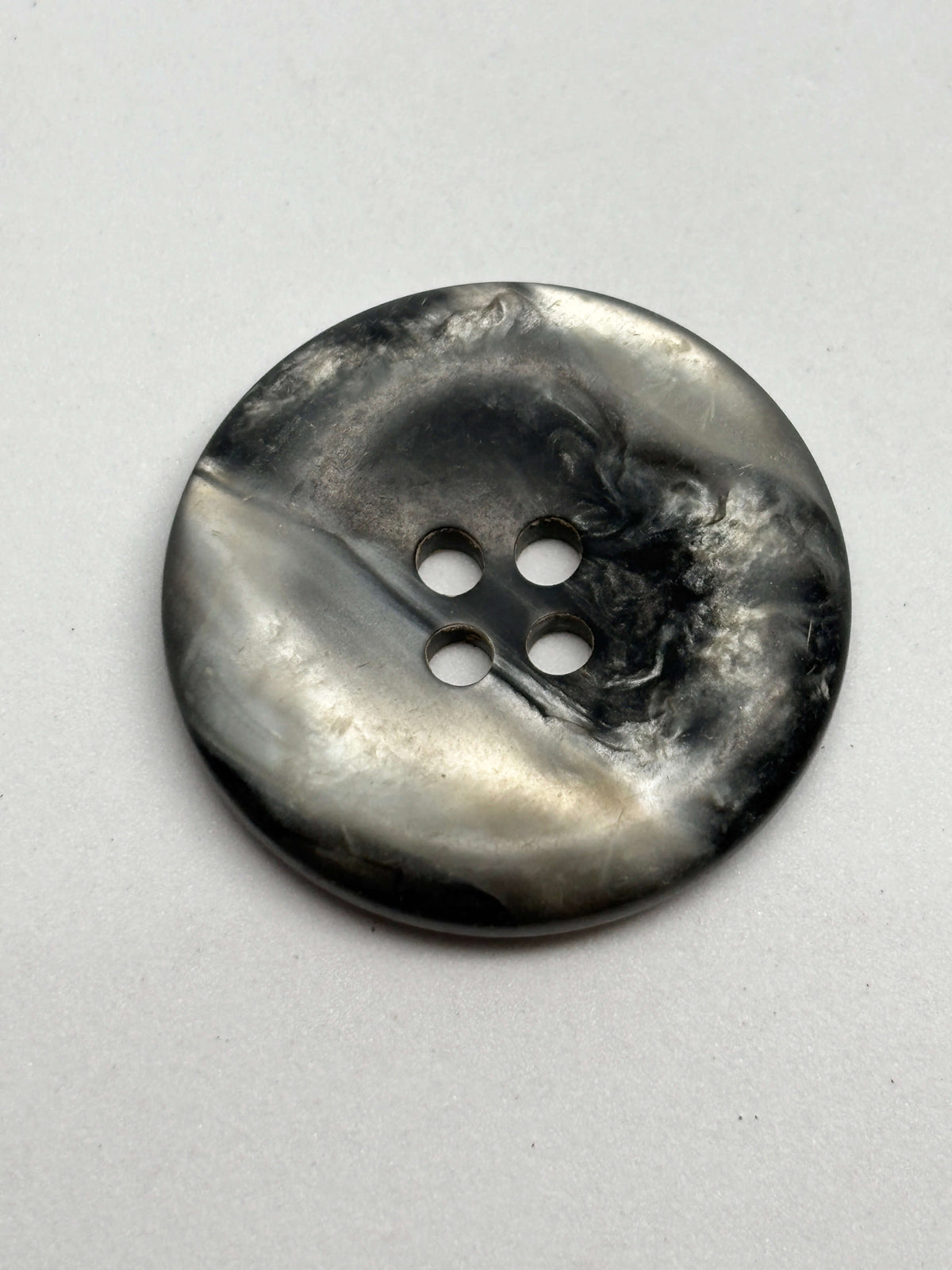 Button 4PR Gray Polyester 4-Hole Button 28mm (44L)