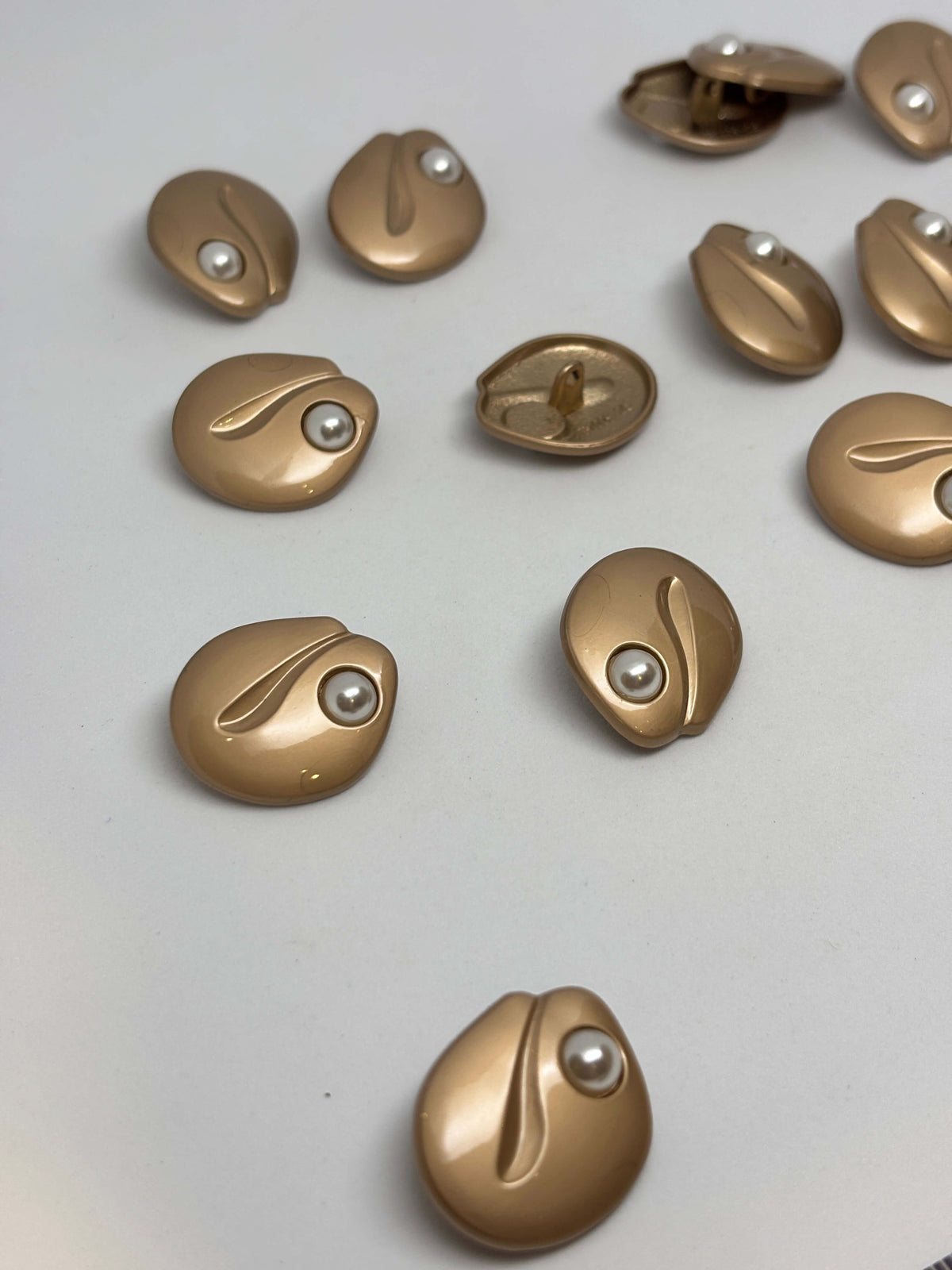 Button B7008/09 2-Color Metal Shank Button 25mm (40L)