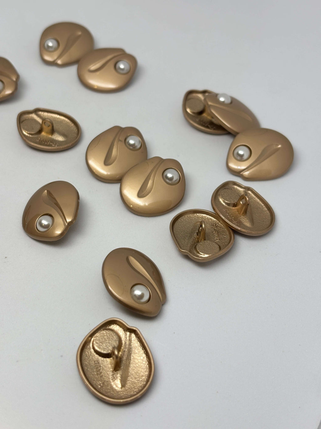 Button B7008/09 2-Color Metal Shank Button 25mm (40L)