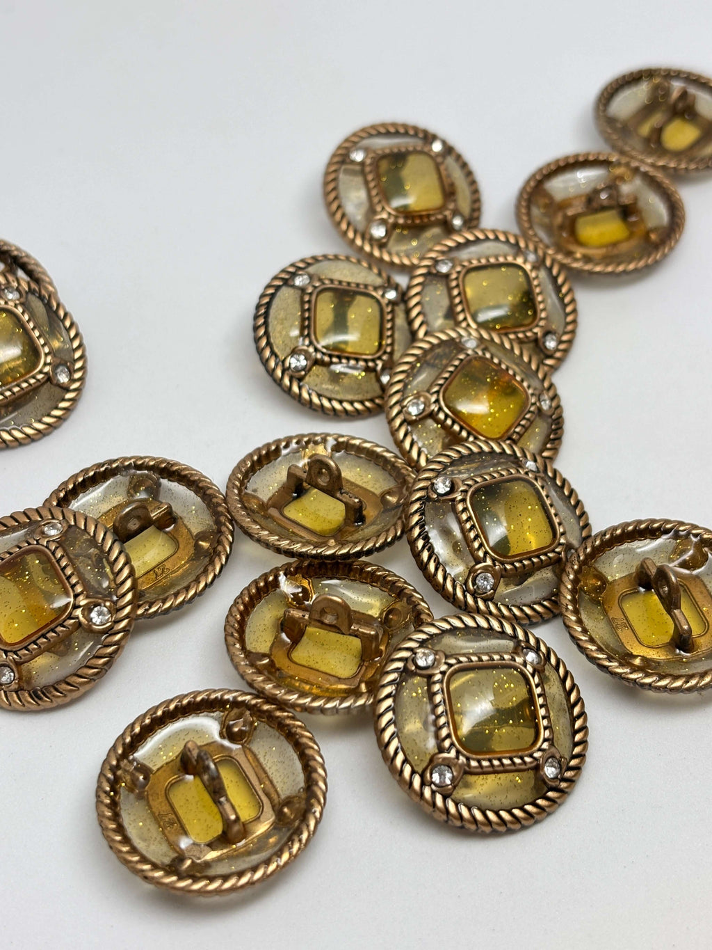 Button B7434 Gold Metal Shank Button 25mm (40L)