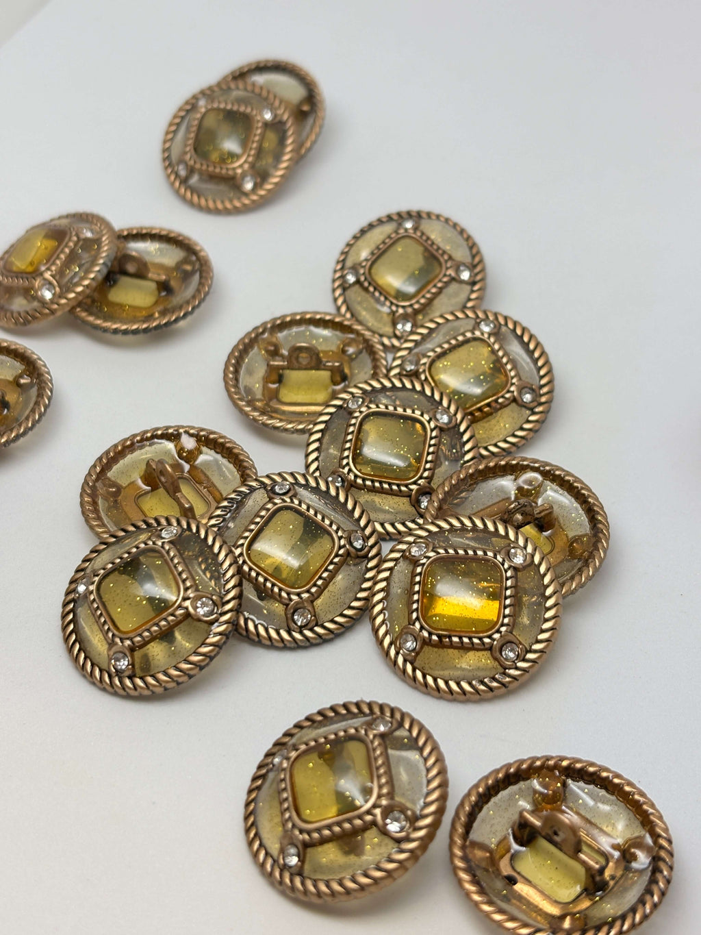 Button B7434 Gold Metal Shank Button 25mm (40L)
