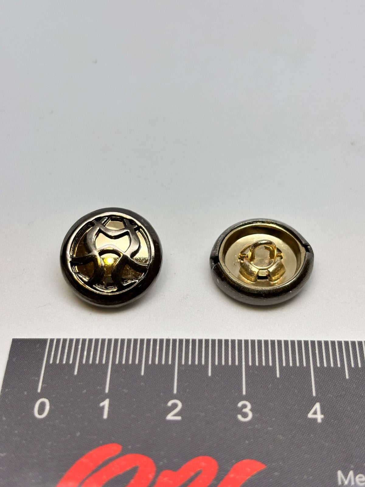 Button B7828 Silver Metal Shank Button 18mm (28L)