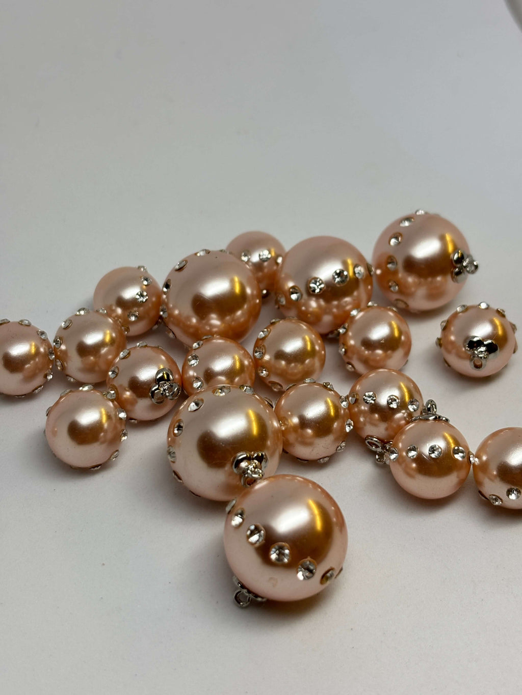 Button B8193 8-Color Pearl Shank Button 15-23mm