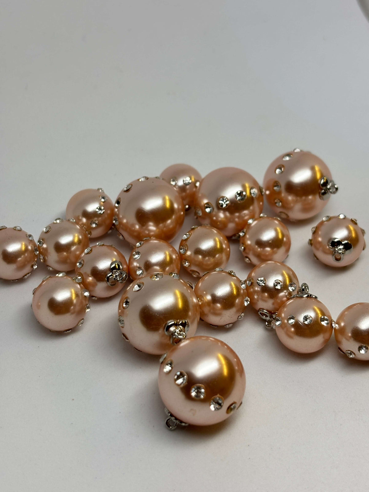 Button B8193 8-Color Pearl Shank Button 15-23mm