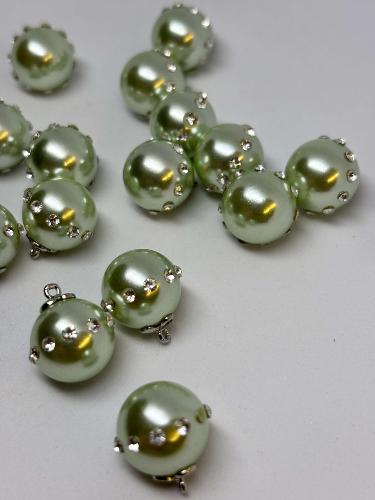 Button B8193 8-Color Pearl Shank Button 15-23mm