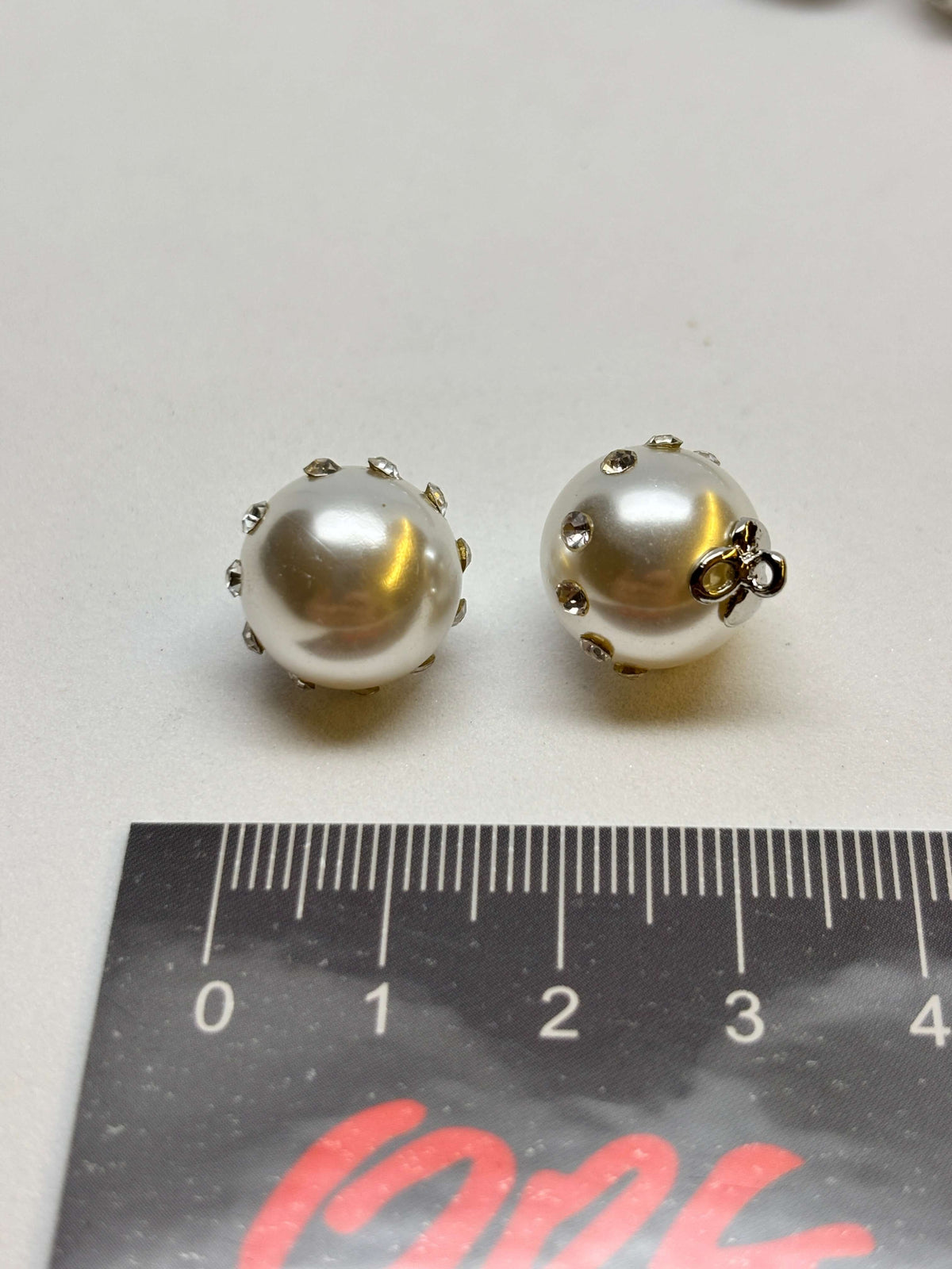 Button B8193 8-Color Pearl Shank Button 15-23mm