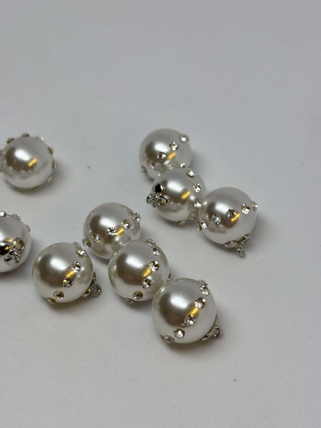Button B8193 8-Color Pearl Shank Button 15-23mm