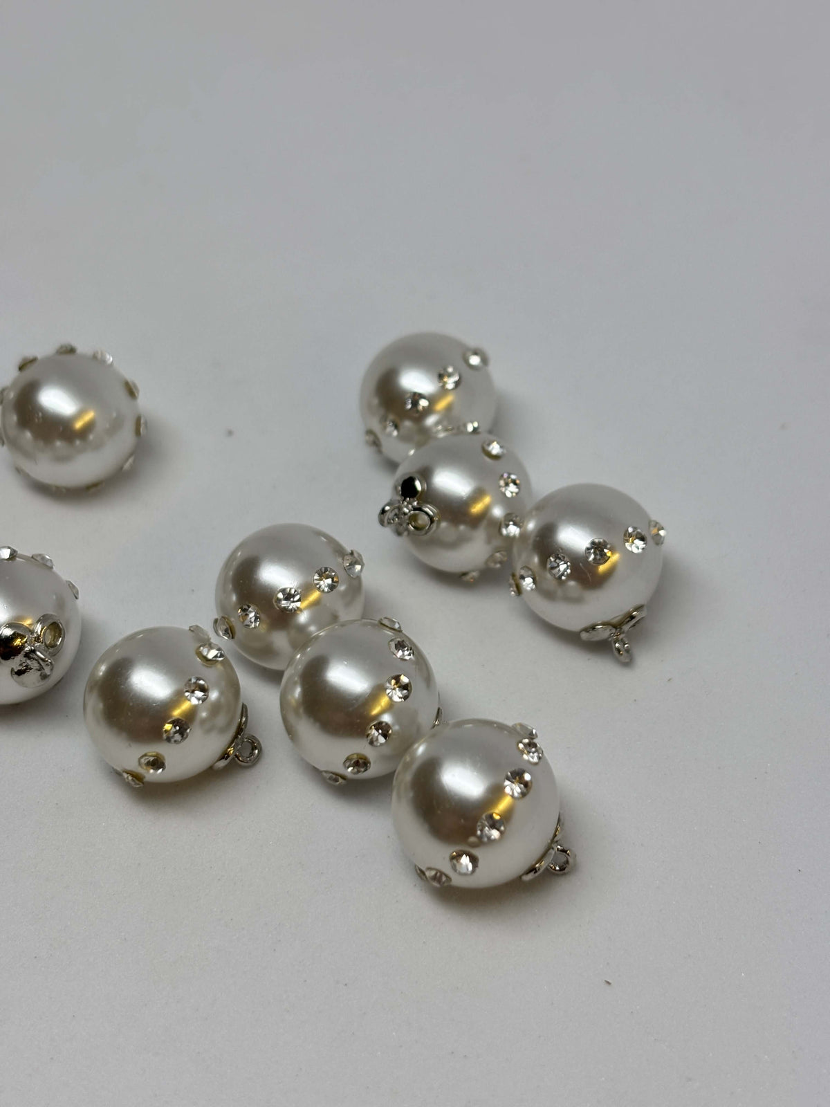 Button B8193 8-Color Pearl Shank Button 15-23mm