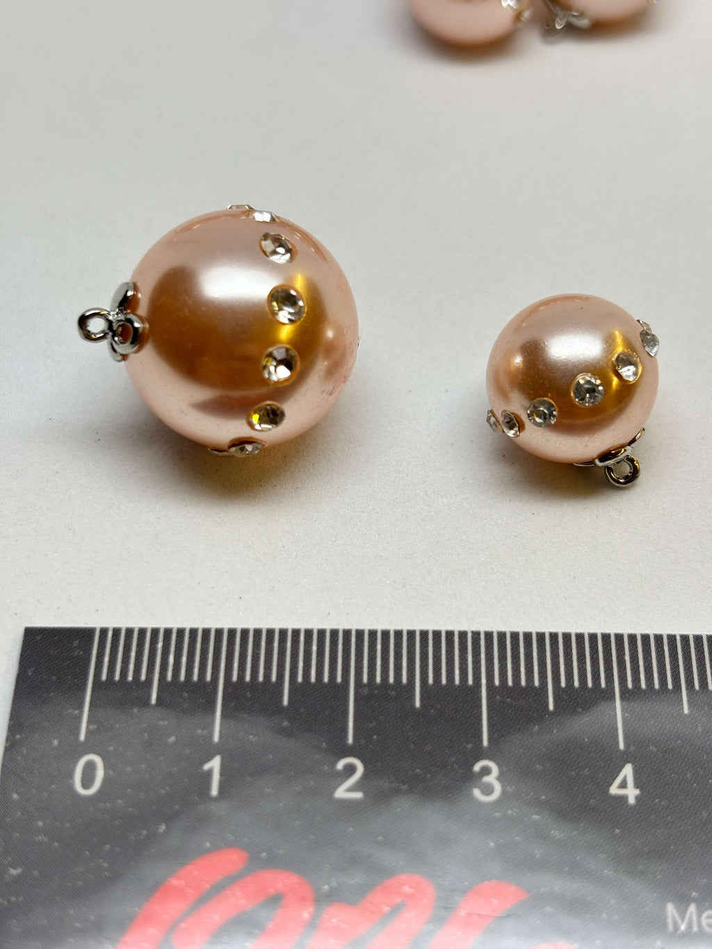 Button B8193 8-Color Pearl Shank Button 15-23mm
