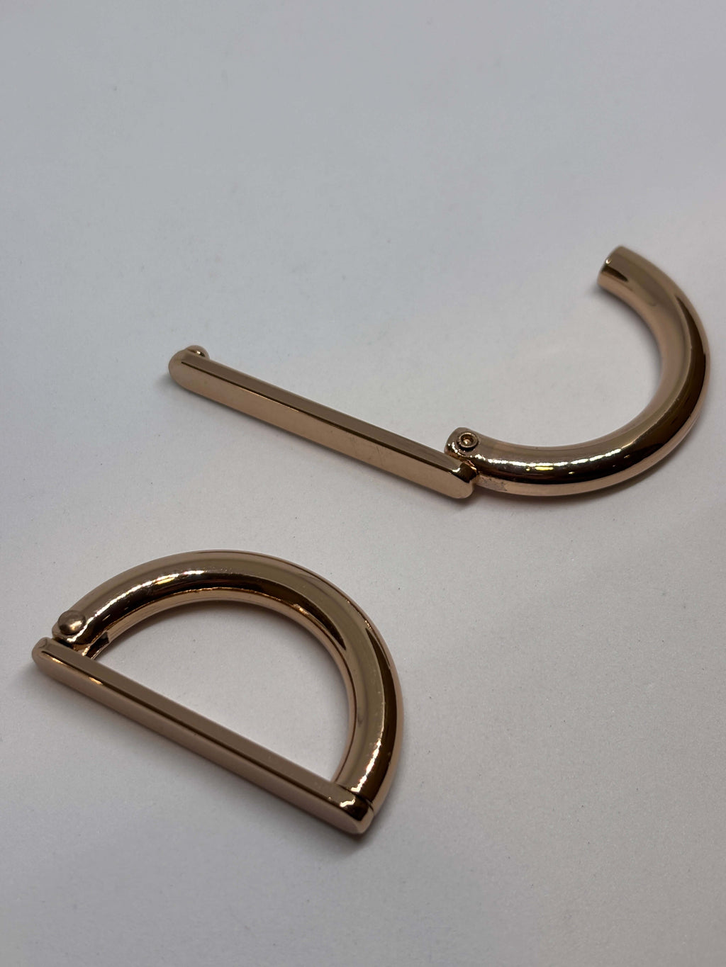 Hebilla R3435 brillante de metal, ideal para cinturones, con diseño en forma de D. belt buckle