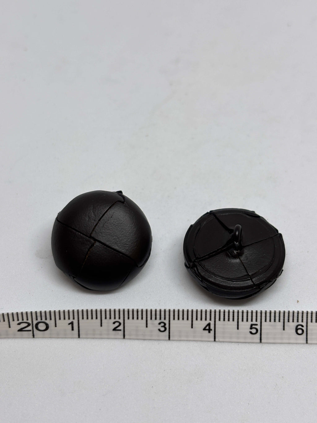 Button B1 Bitter coffee - Genuine Leather - 23mm - Shank button botón