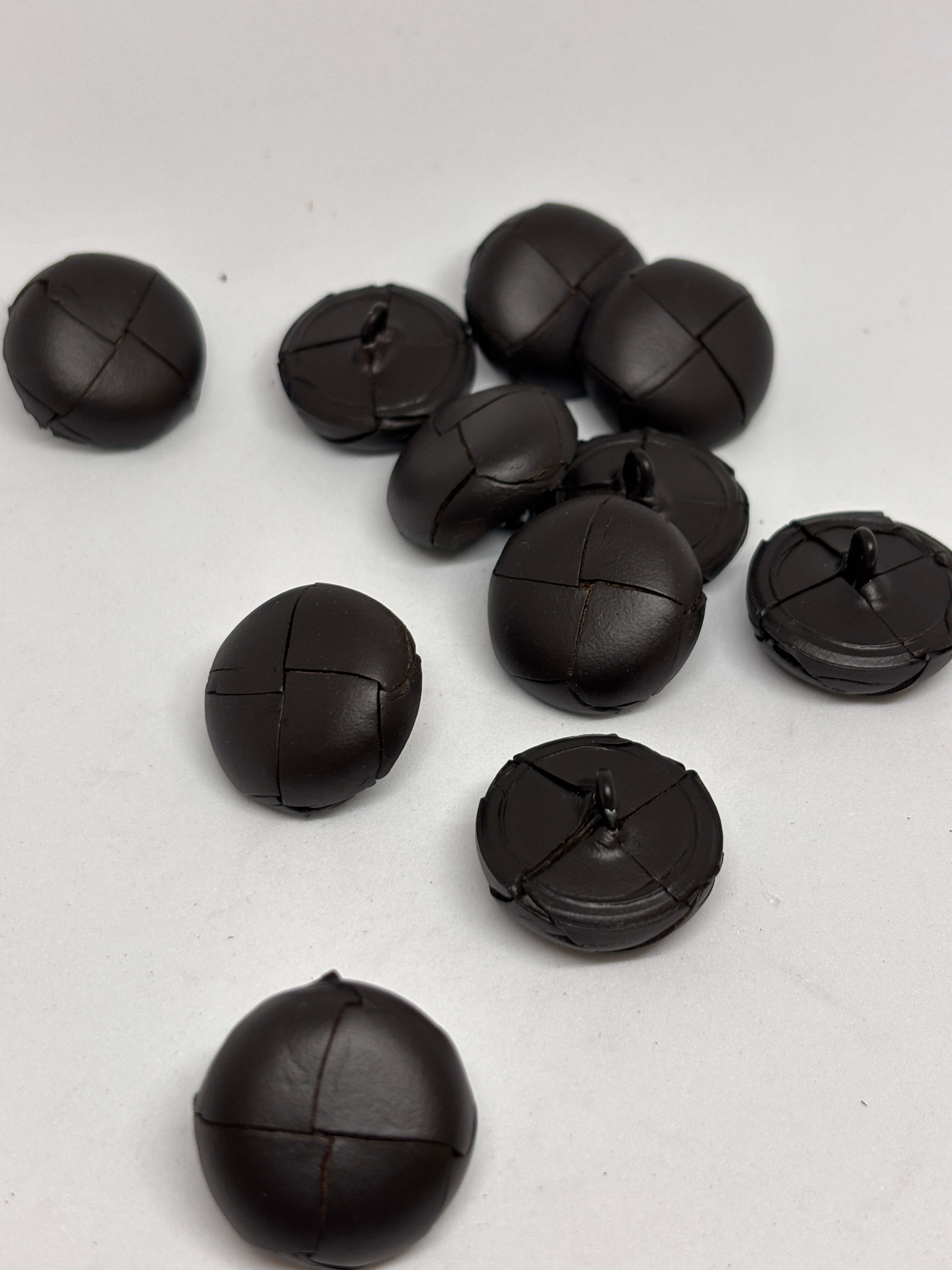 Button B1 Bitter coffee - Genuine Leather - 23mm - Shank button botón