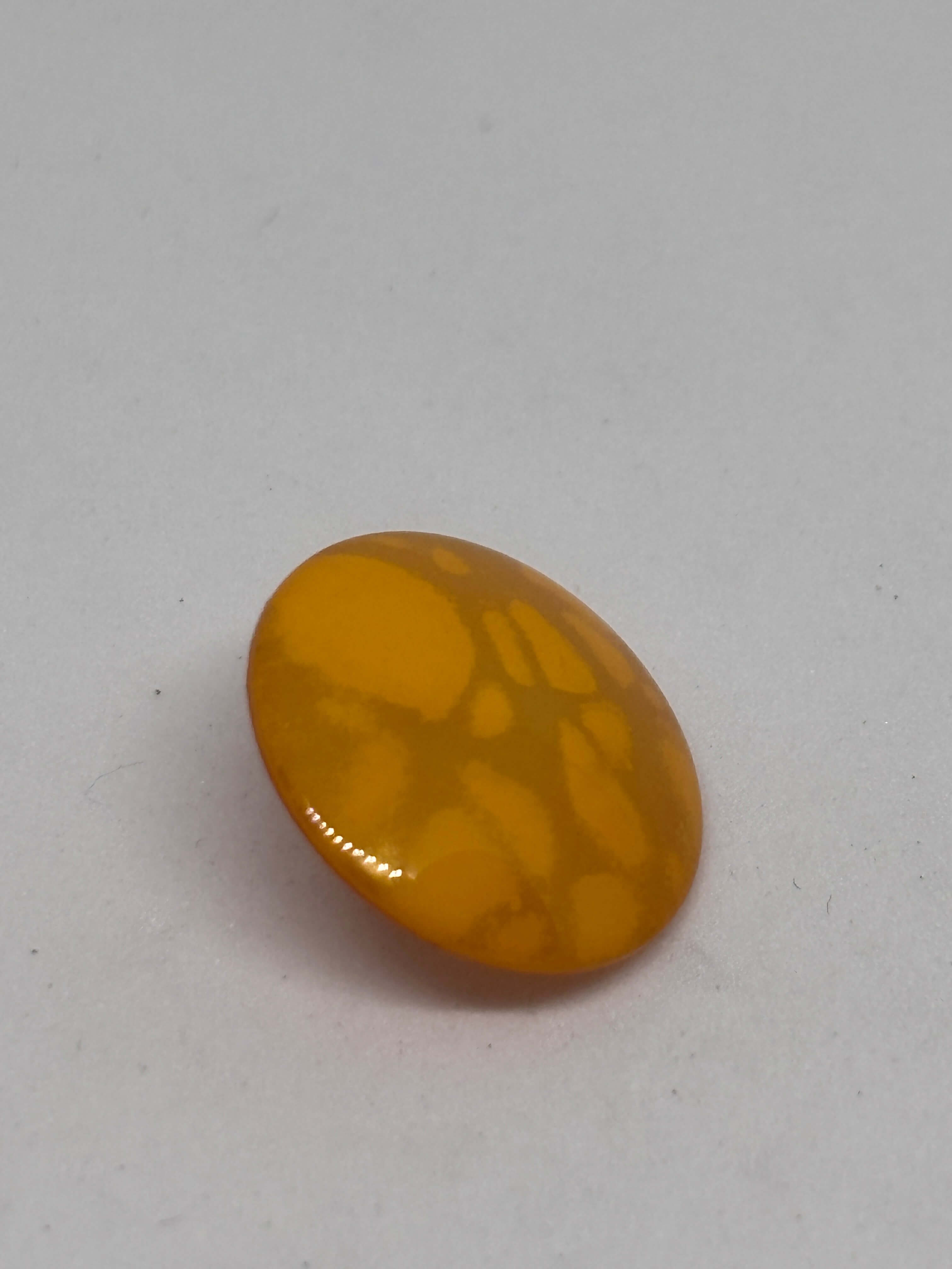 Botón B5975 de vástago, 20mm, poliéster naranja claro con acabado brillante y veteado marmoleado. button