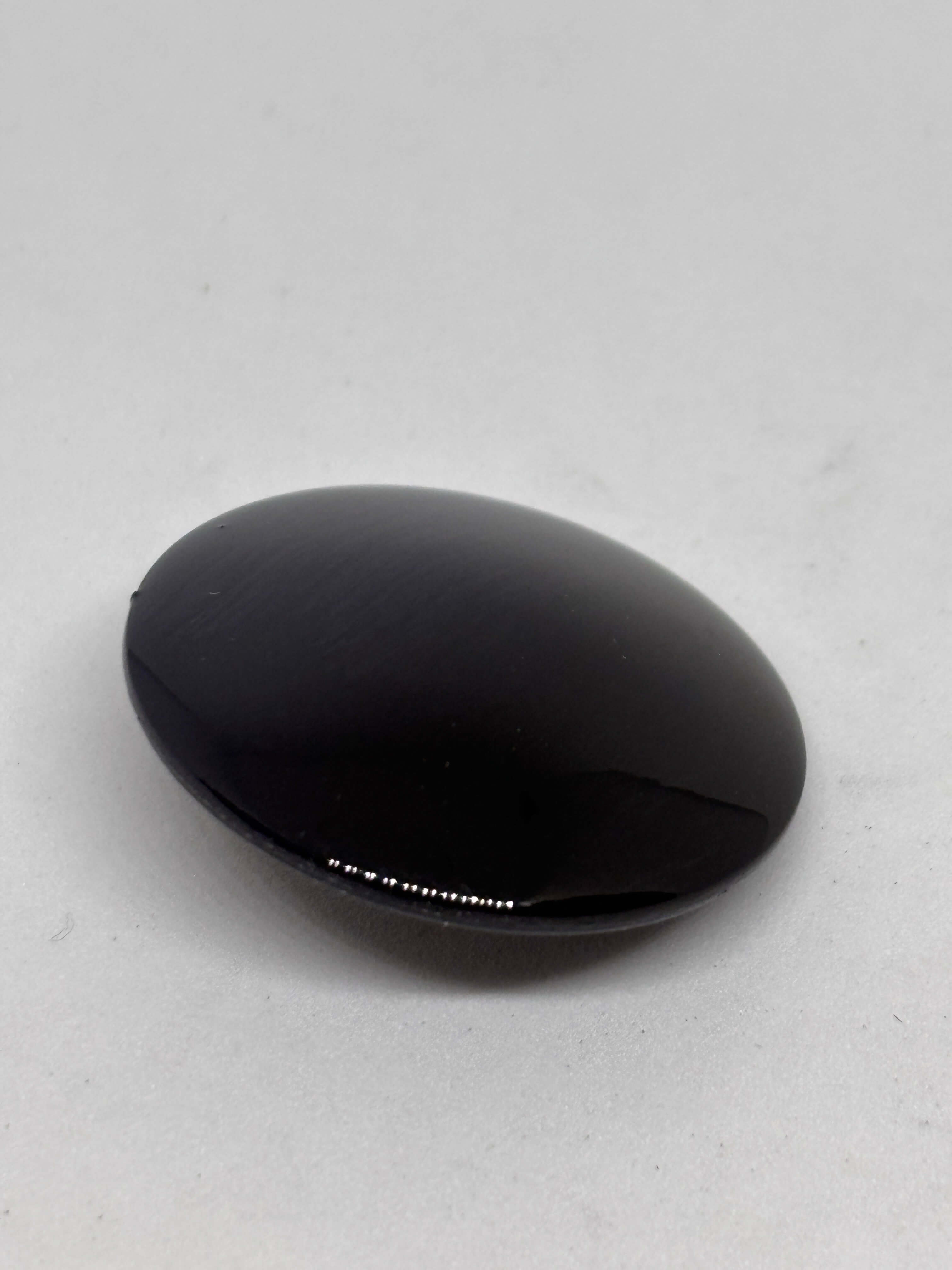 Botón B5979 de vástago poliéster 30mm negro brillante, elegante y de lujo discreto. button