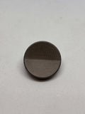Botón B6613 en gunmetal con textura de domo profundo de 15mm, ideal para moda elegantes. button