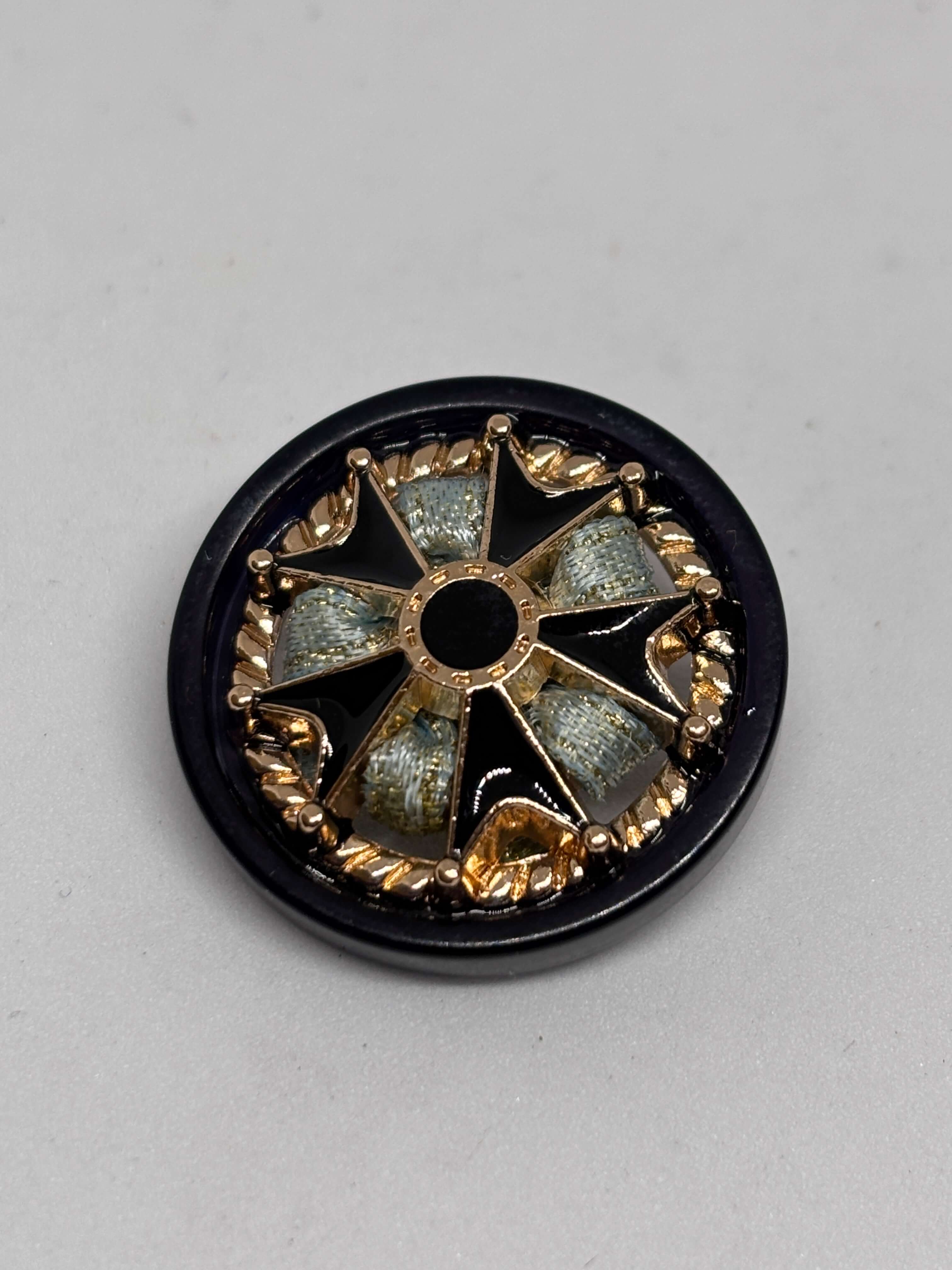 Botón B7185 de vástago negro con diseño de estrella en oro y cruz de Malta, 25 mm, encanto vintage. button