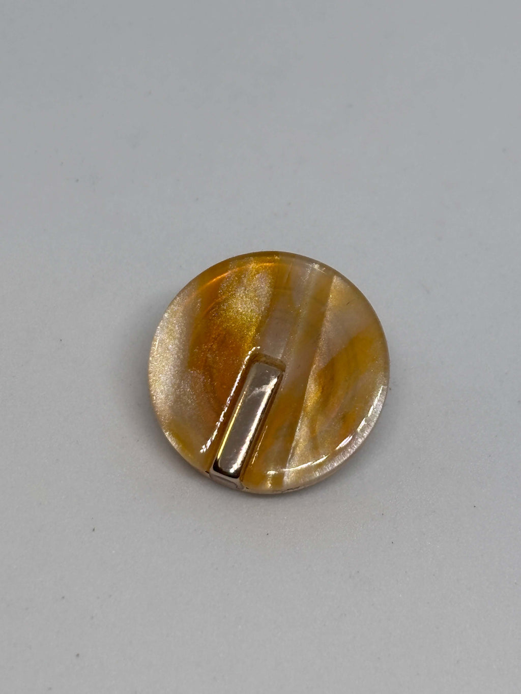 Button B8049 - Yellow - 18mm (28") - Shank button botón