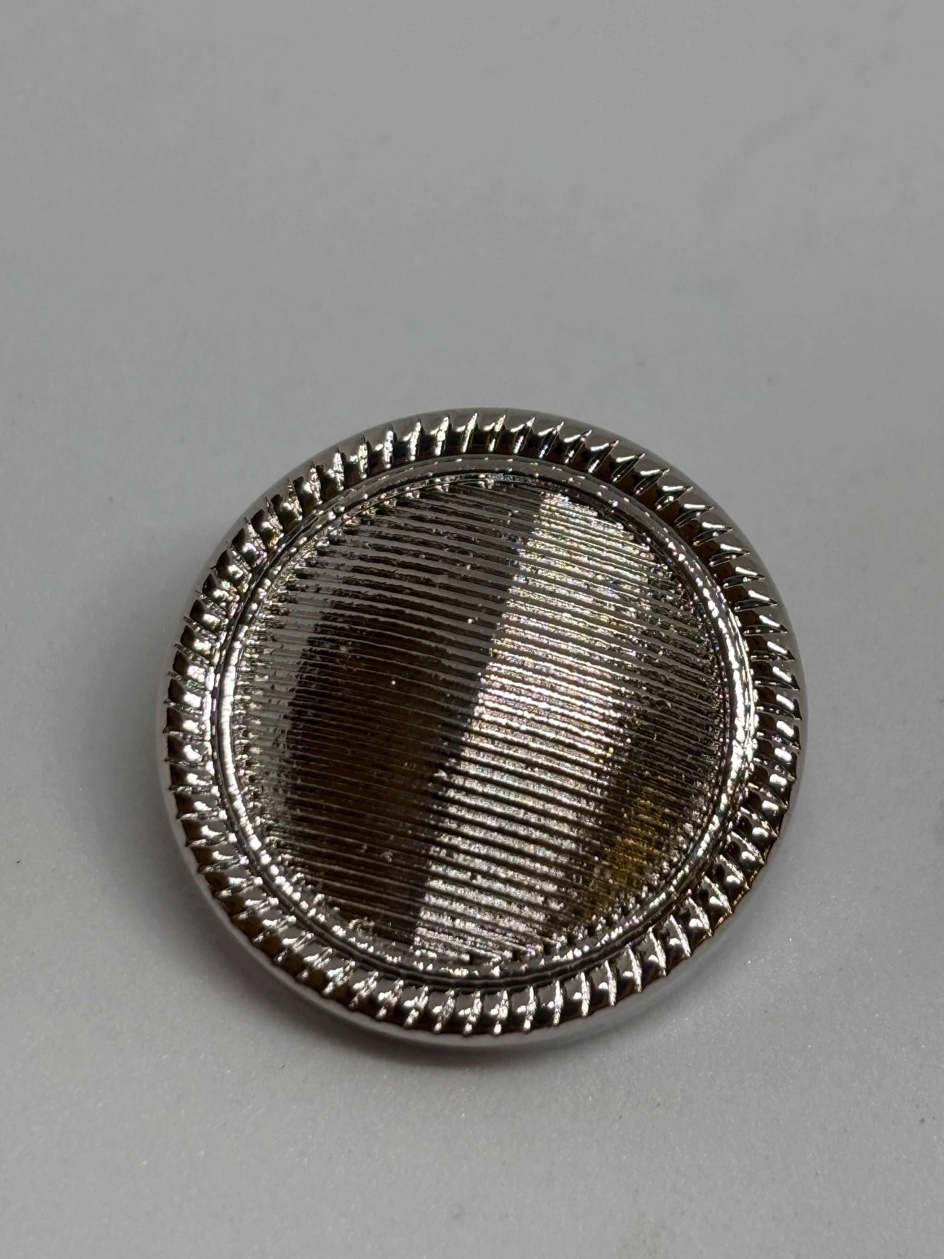 Button L039 - 15mm (24"), 20mm (32") - Shank button botón