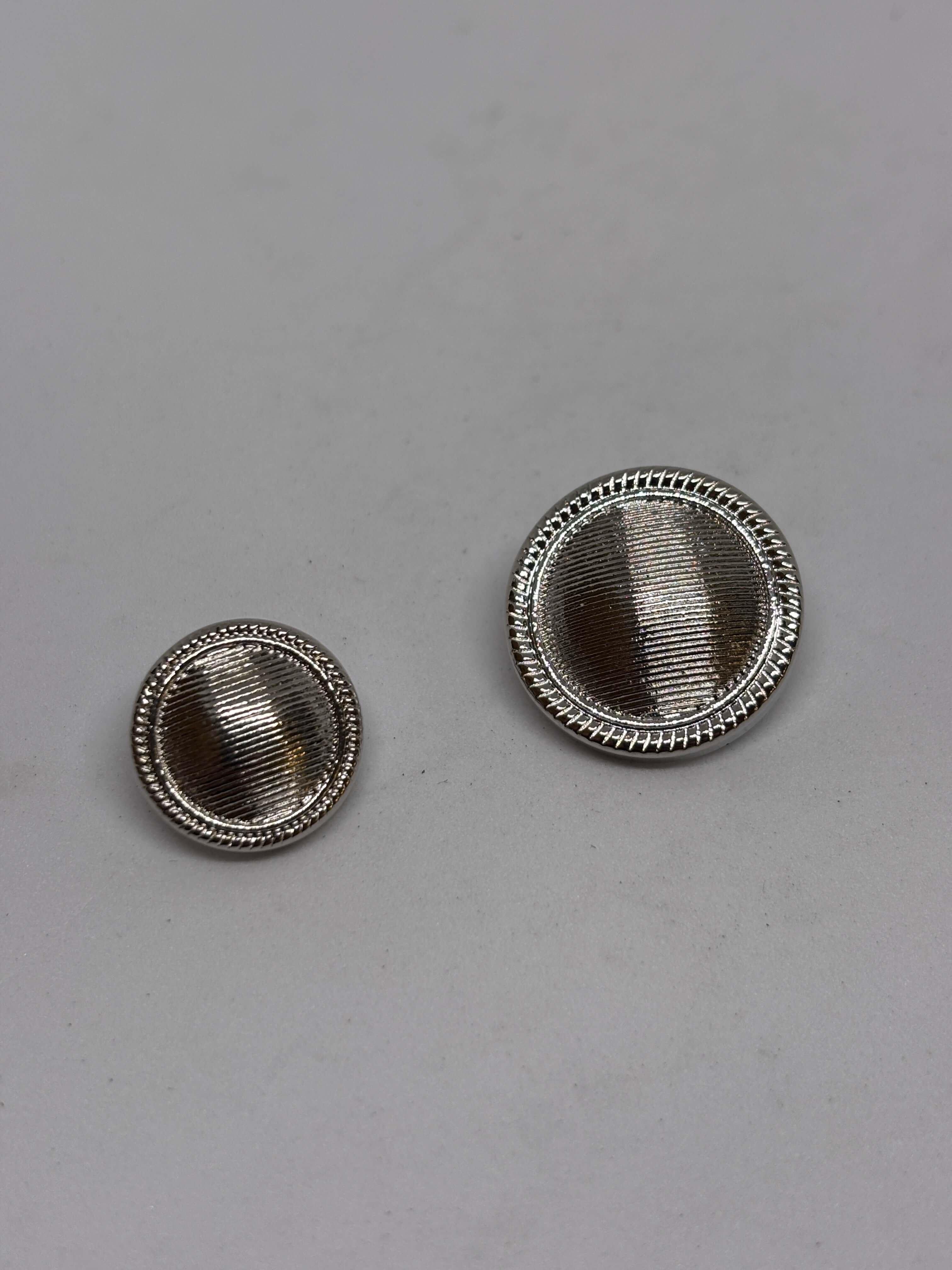 Button L039 - 15mm (24"), 20mm (32") - Shank button botón