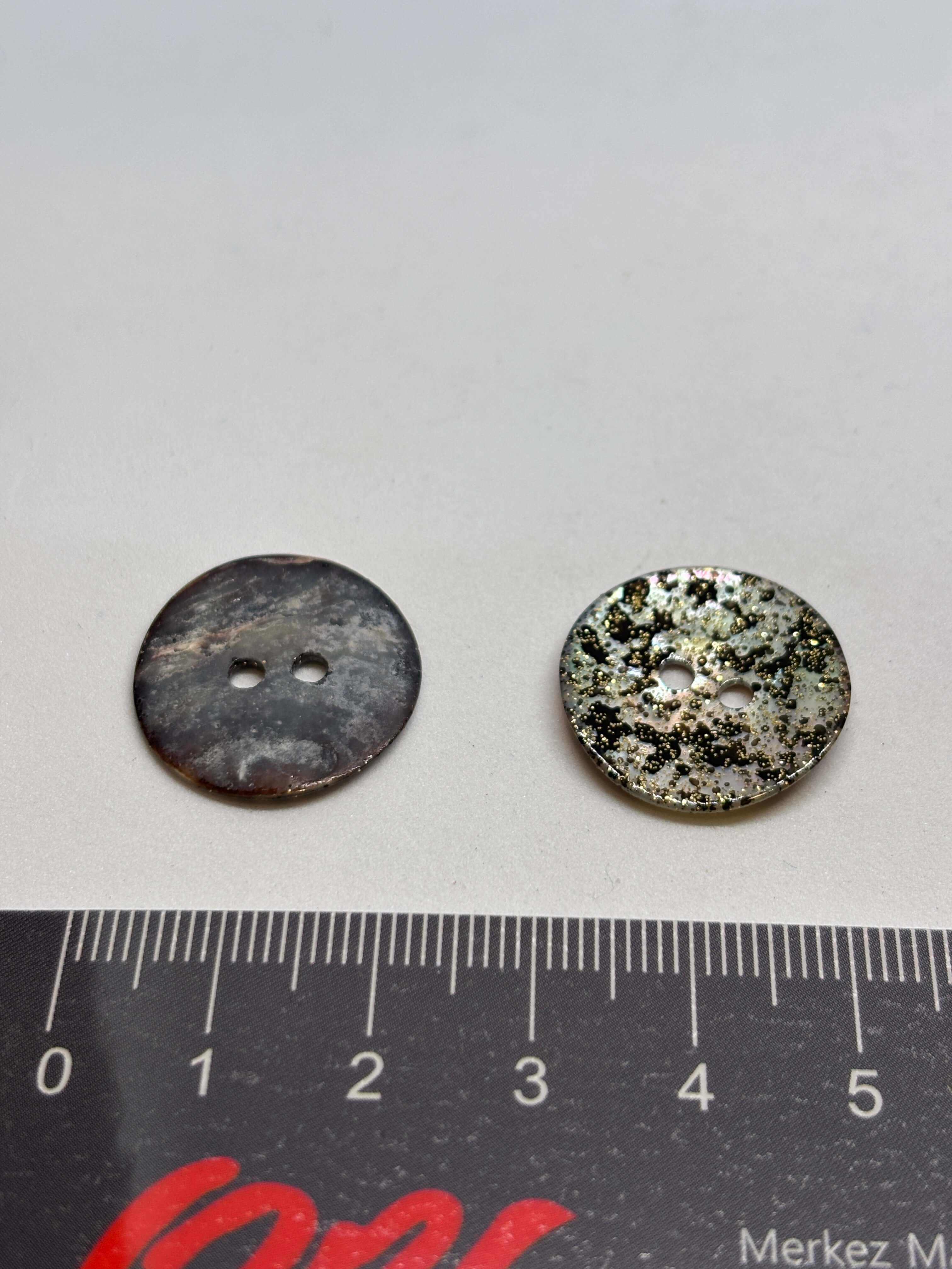 Botón P5571 Nácar Natural de 2 Agujeros de 20mm, diseño redondo y brillante, ideal para camisas y blusas. button