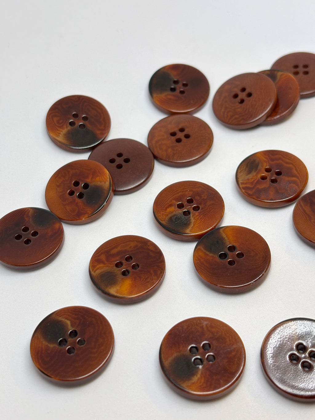 Button D606 Bronze Corozo 4-Hole Button 15-25mm