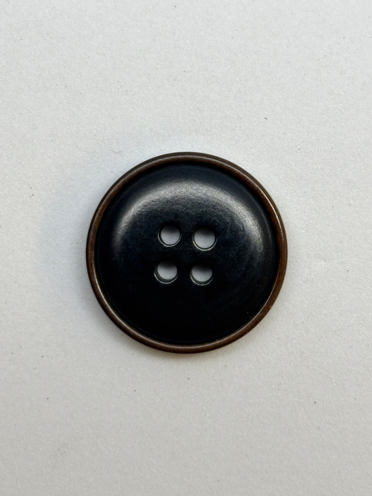 Button D6601 Black Corozo 4-Hole Button 15-20mm (24L-32L)