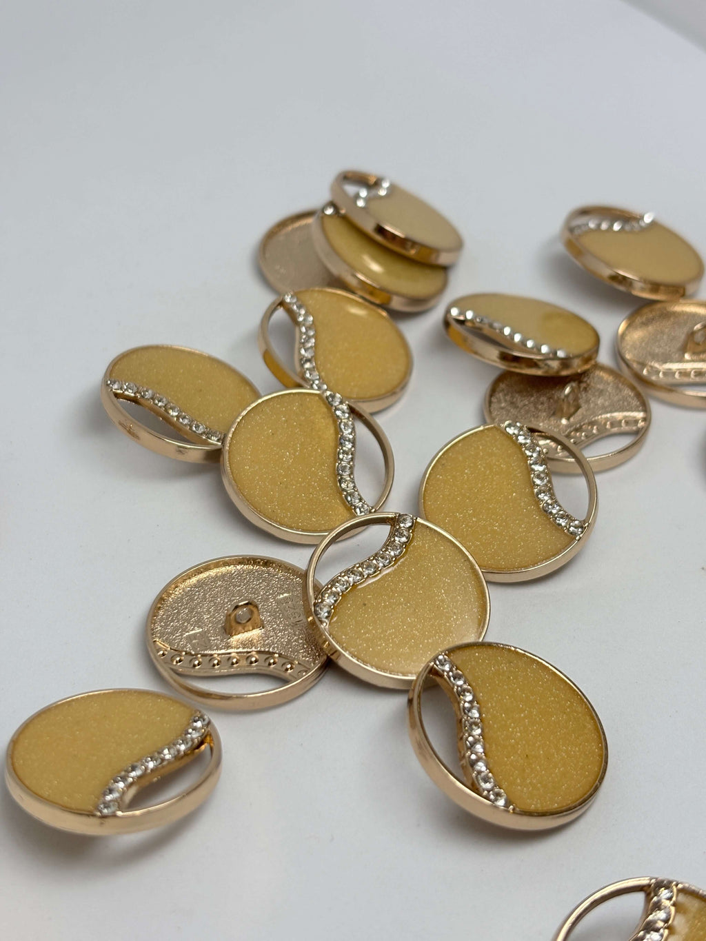 Button HF1826 Gold Metal Shank Button 18mm (28L)