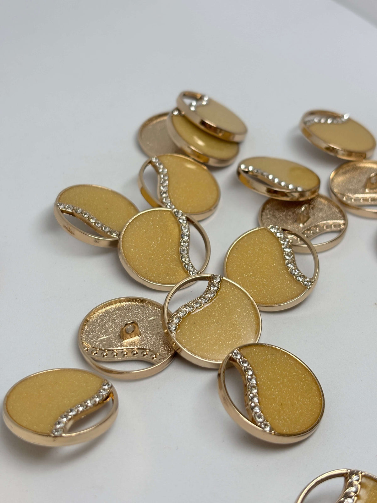 Button HF1826 Gold Metal Shank Button 18mm (28L)