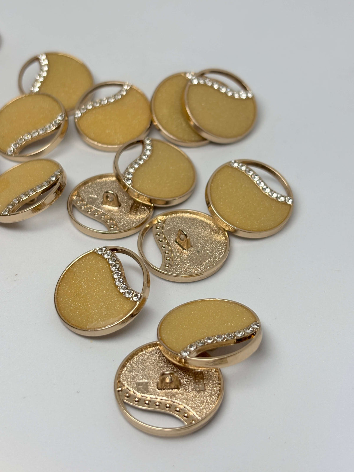 Button HF1826 Gold Metal Shank Button 18mm (28L)