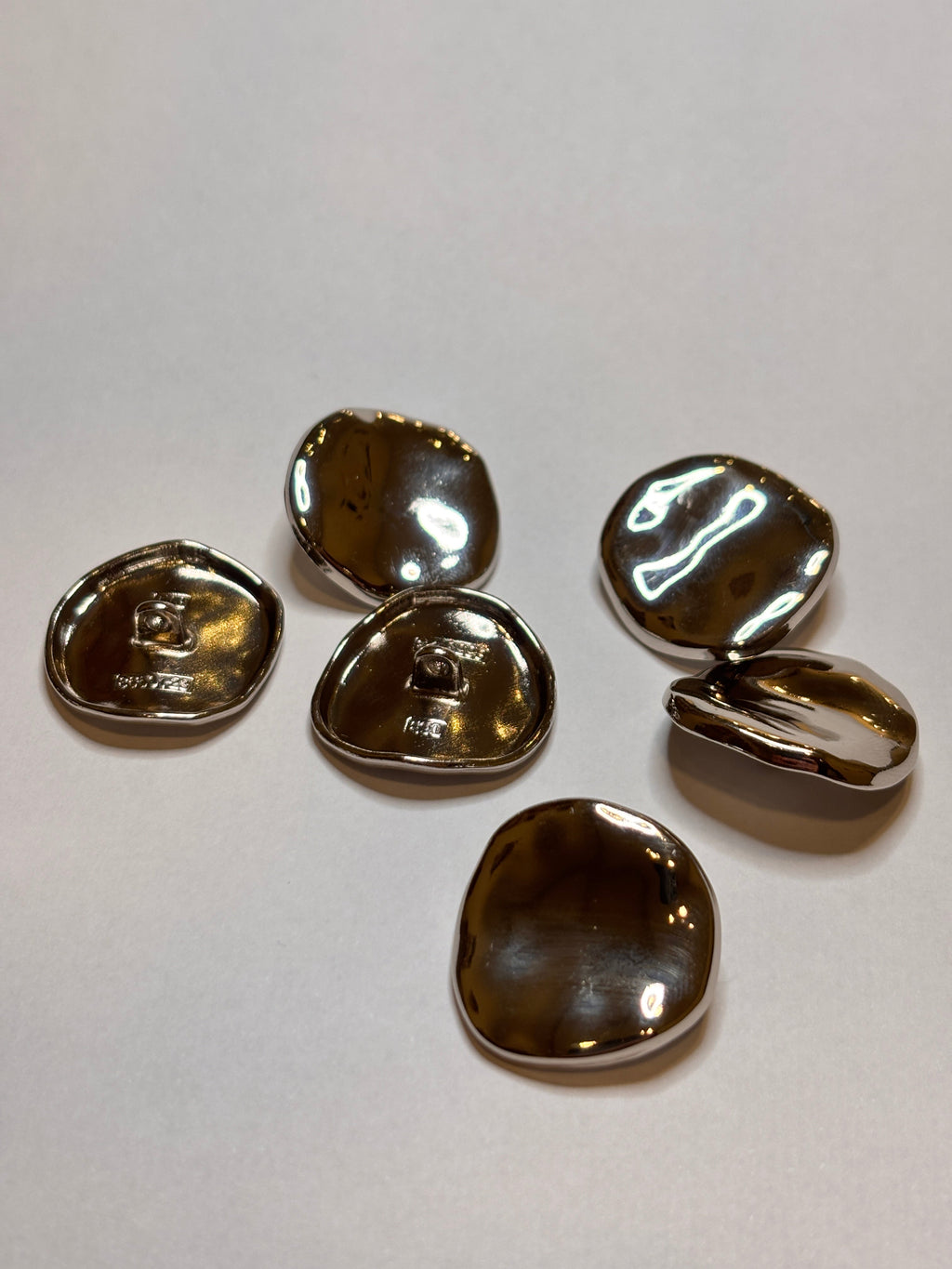 Button V185 - 23mm (36") - Shank button boton