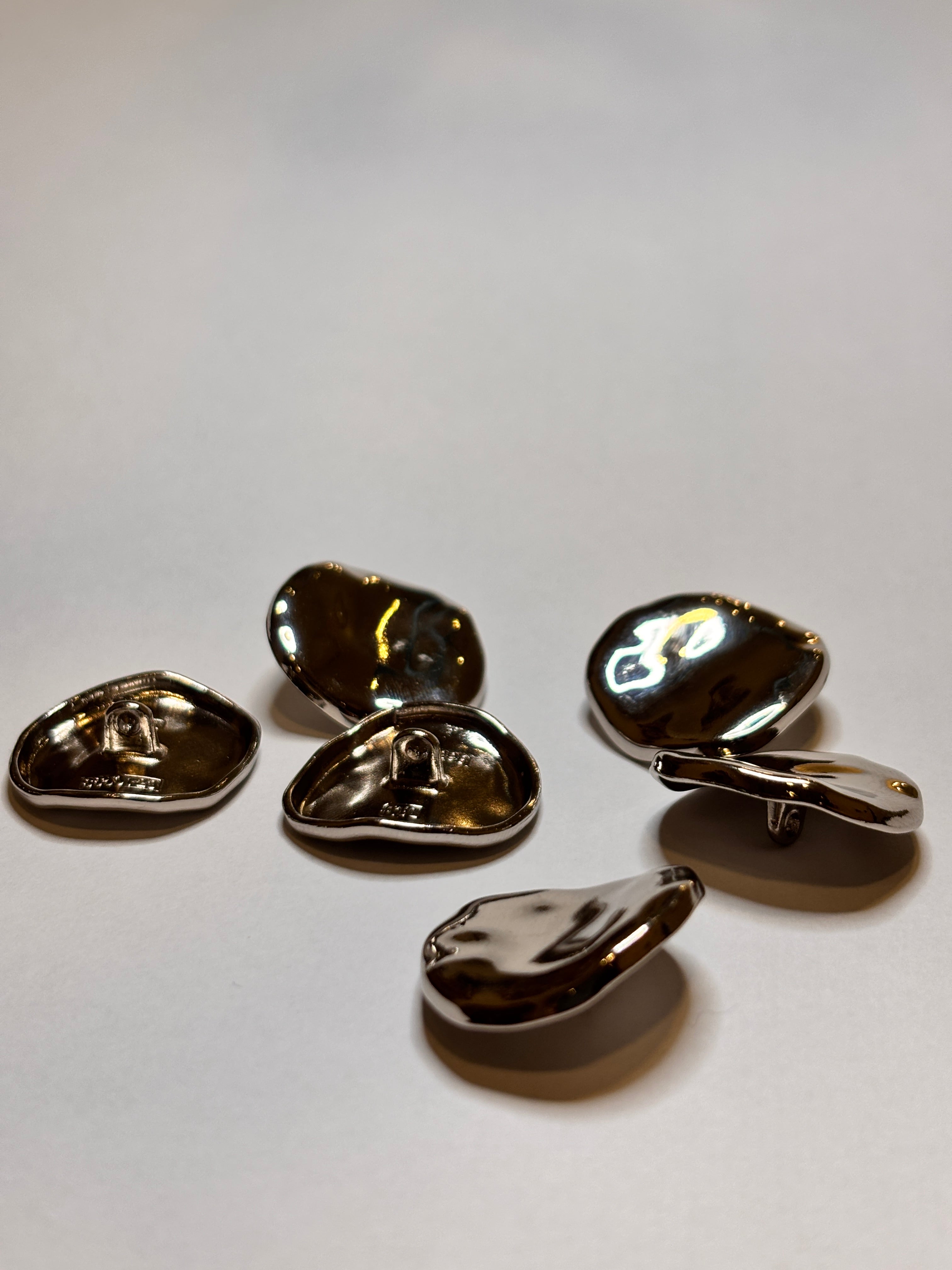 Button V185 - 23mm (36") - Shank button boton