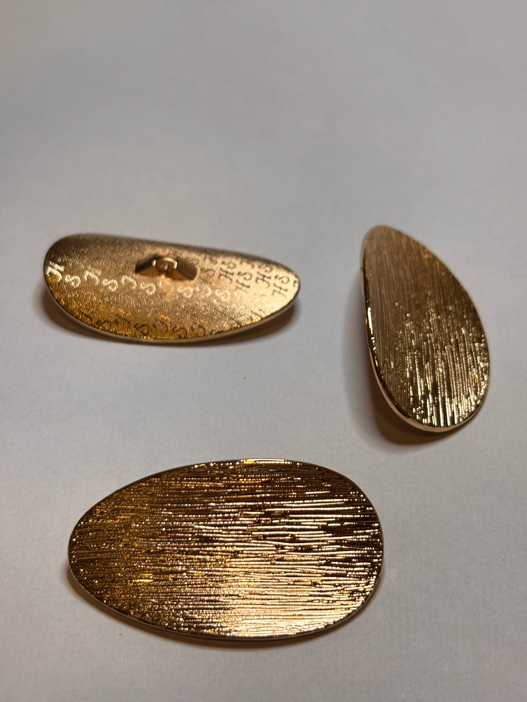 Button XT-F786 - 44mm (70") - Shank button boton