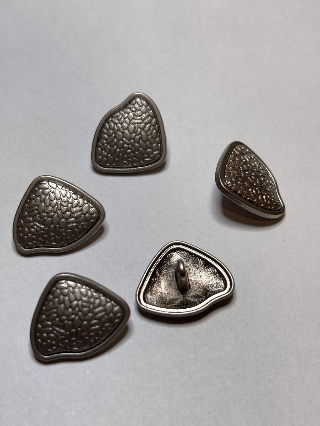 Button H6086  - 20mm (32") - Nickel Shank button boton