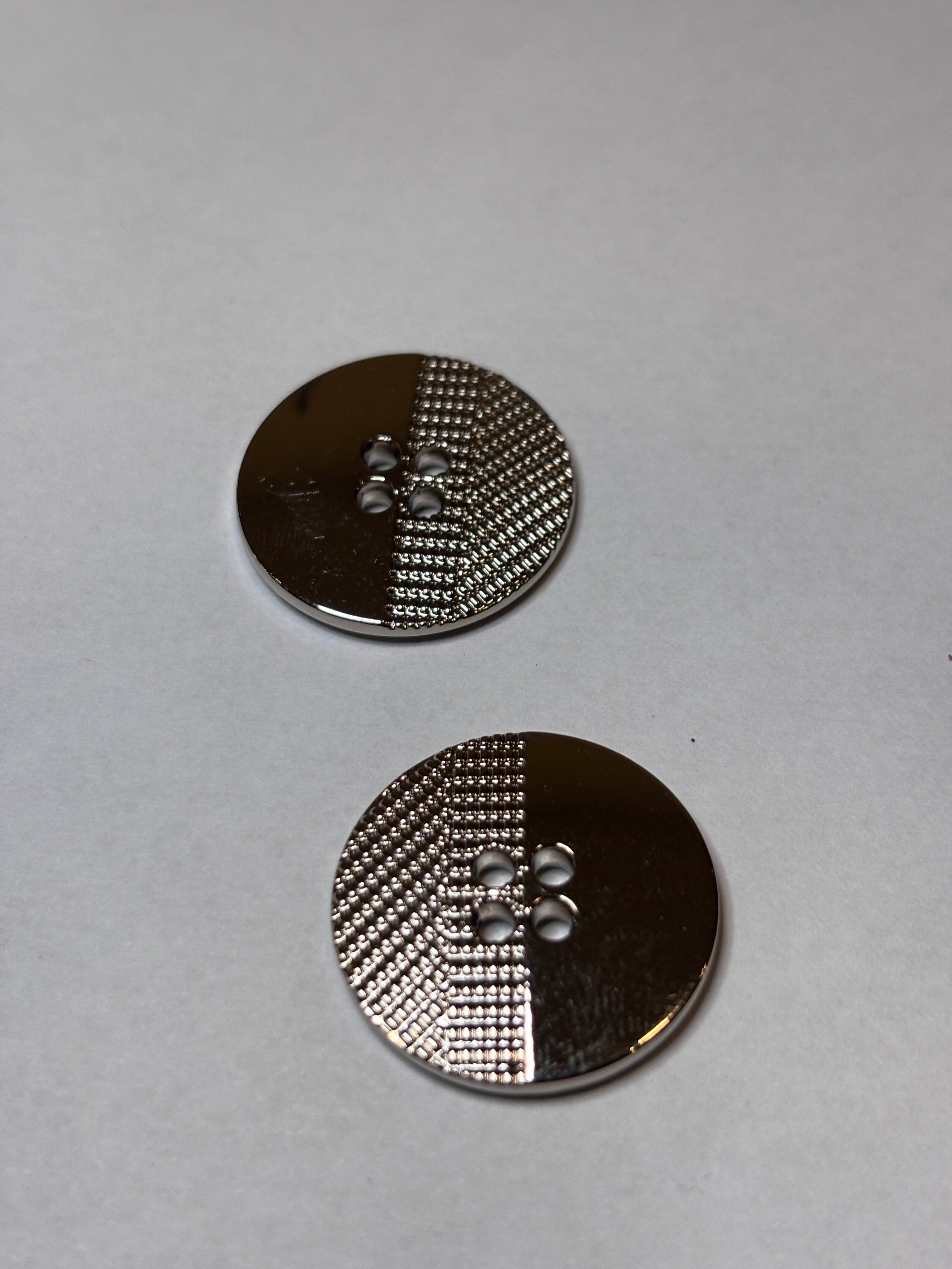 Button B6285 - 23mm (36") - 4 holes boton