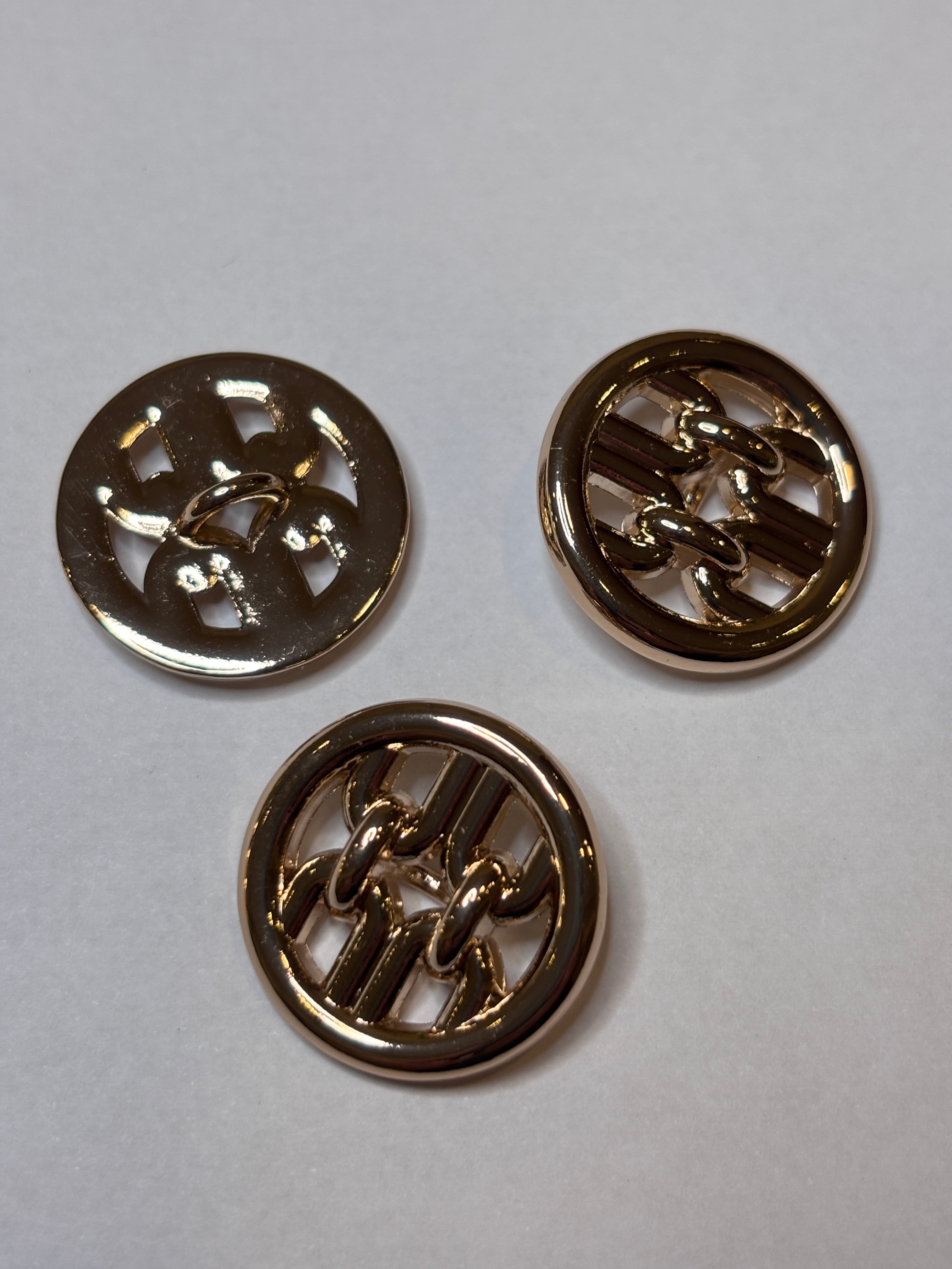 Button V115 - 23mm (36") - Shank button boton