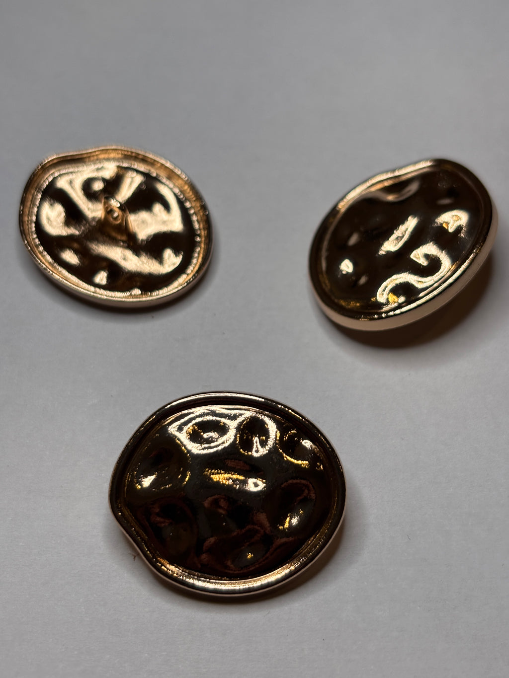 Button V035 - 25mm (40") - Shank button boton