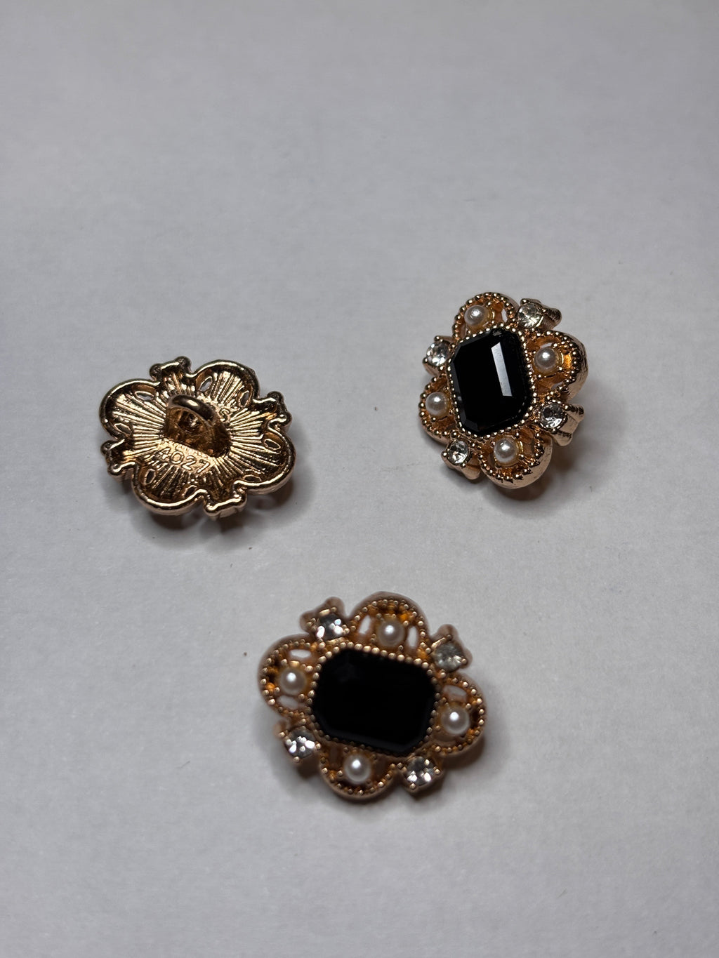 Button B22051 - 18mm (28") - Shank button boton