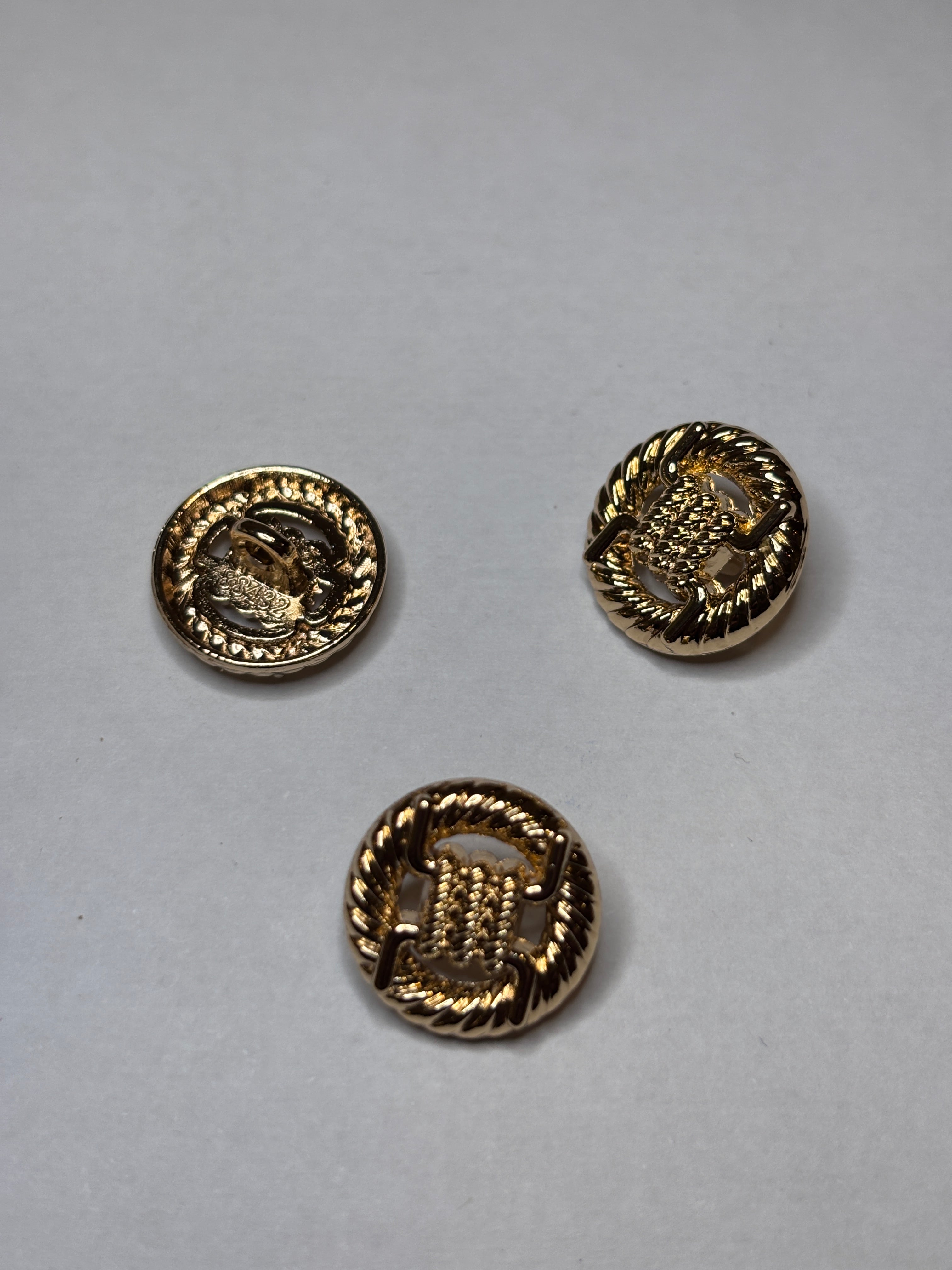 Button V133 - 15mm (24") - Shank button boton