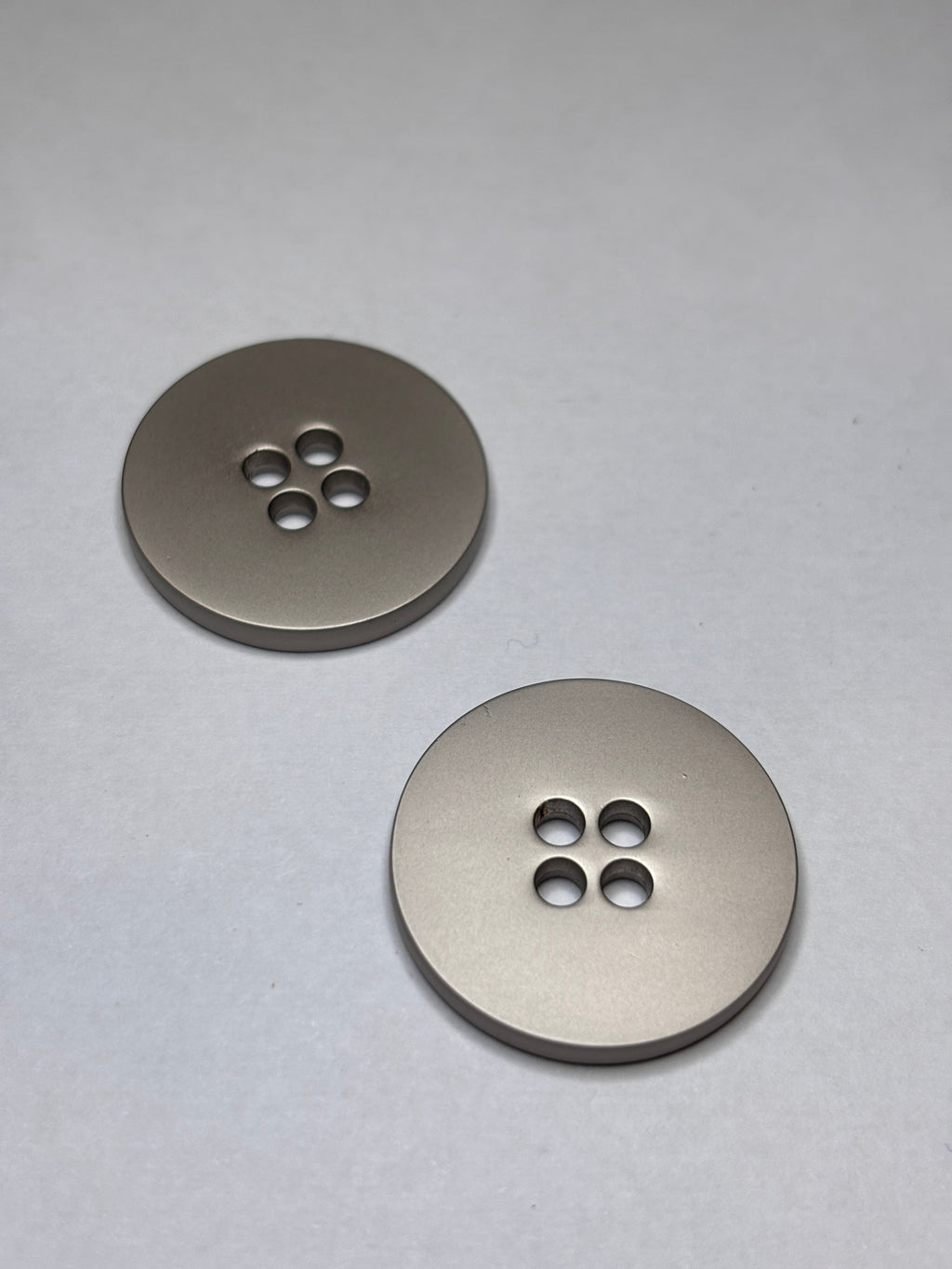 Button B2800 - 15mm (24"), 20mm (32"), 25mm (40") - 4 holes boton