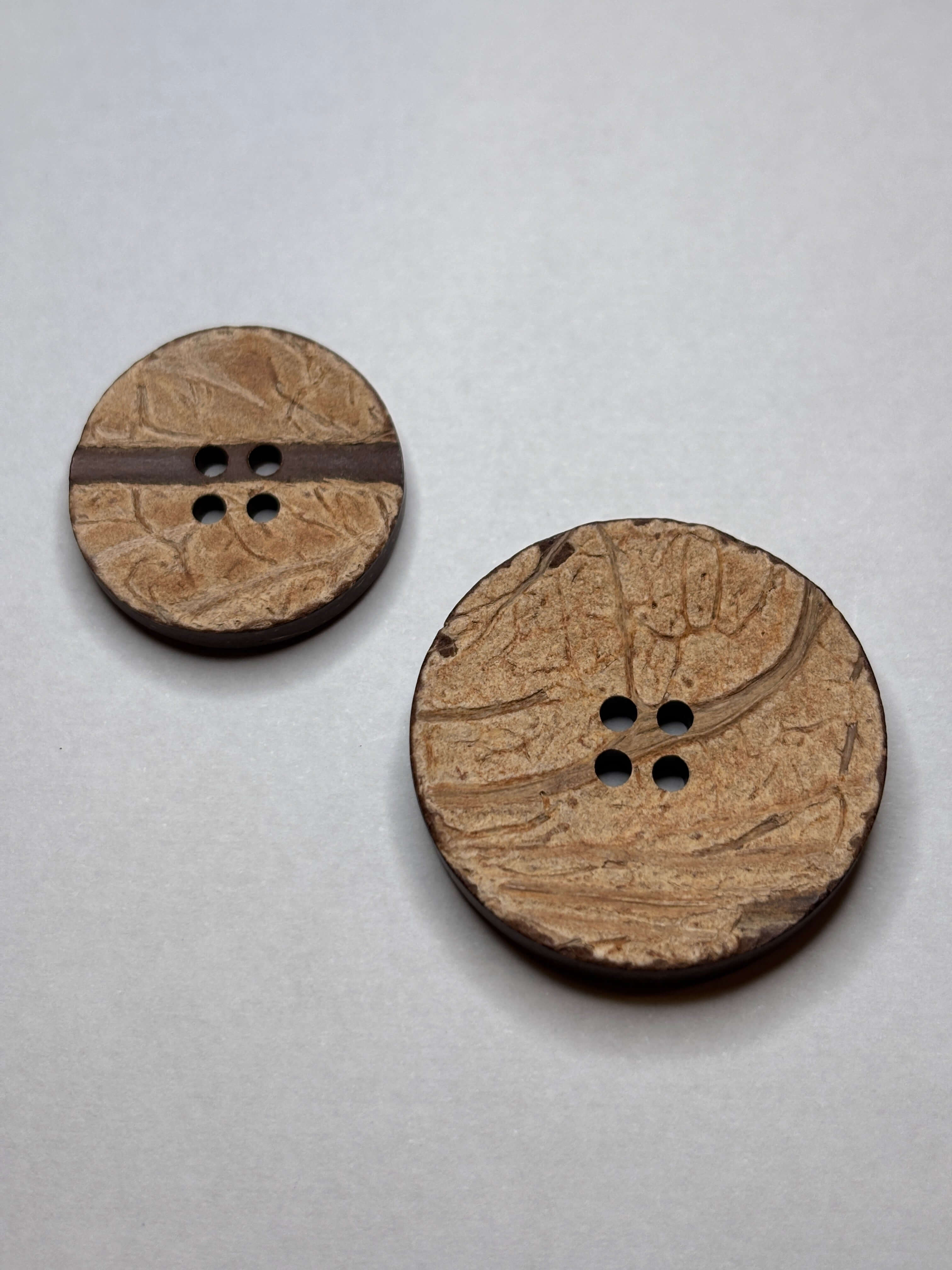 Button D008 - Coconut - 23mm 30mm - 4 holes boton