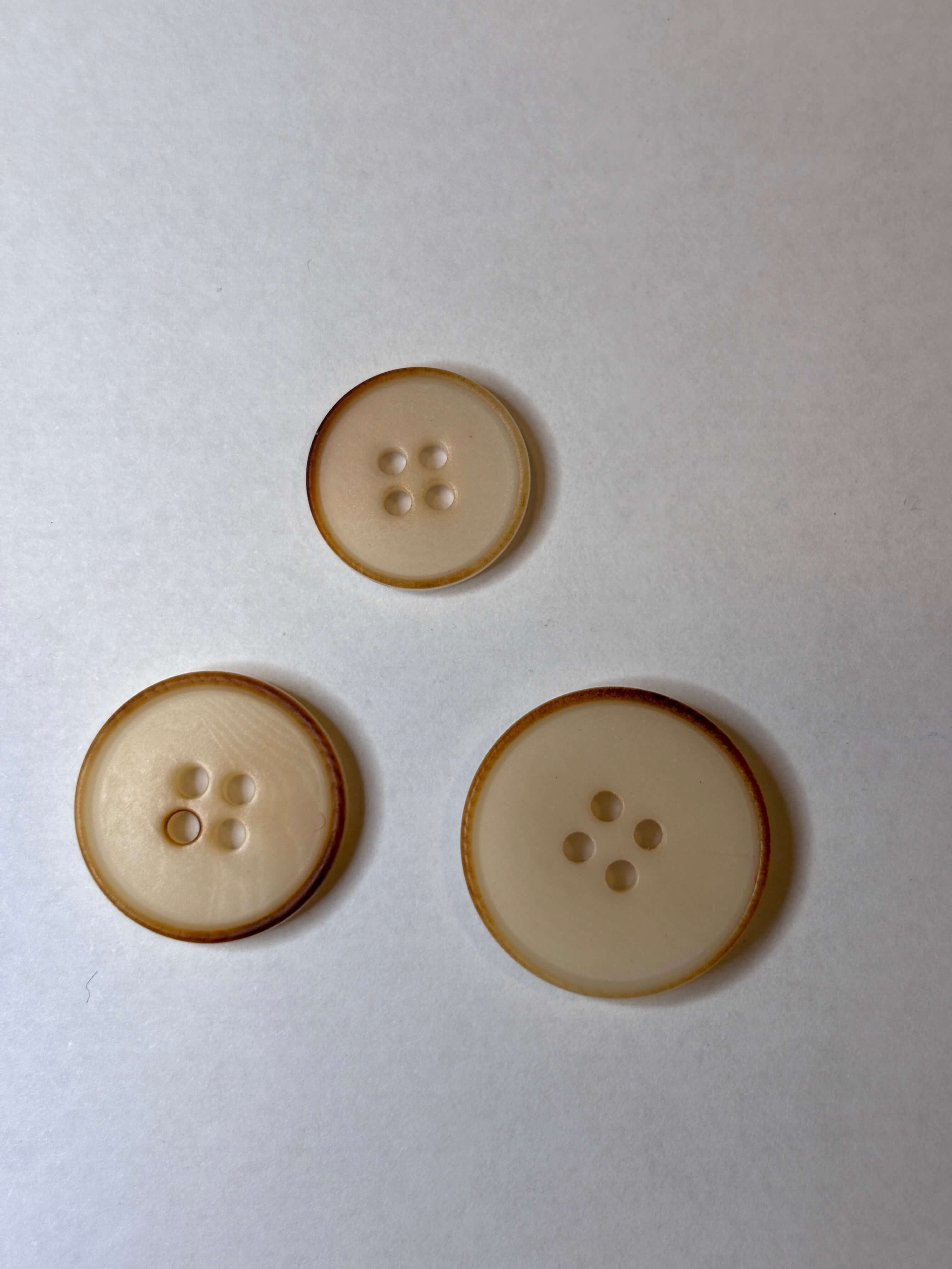 Button D81901 - Corozo - 15mm 18mm 20mm - 4 holes boton
