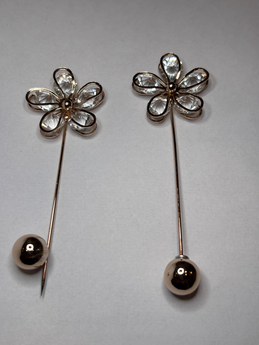 Brooch C 1472 featuring a flower design with crystal petals and a shiny ball end, elegant brooch for any occasion. broche