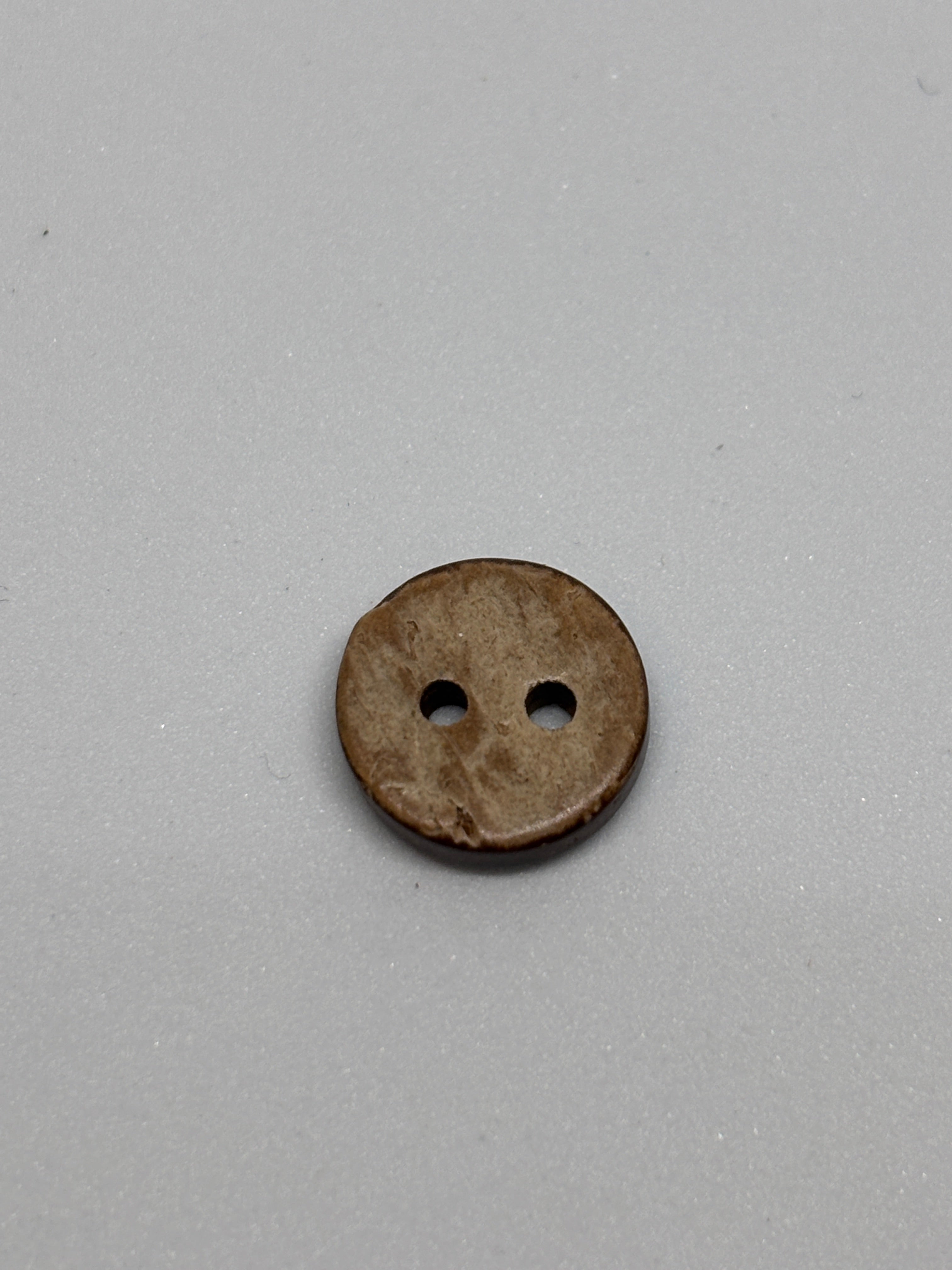 Button NH28 - 9mm 11mm - 2 holes boton