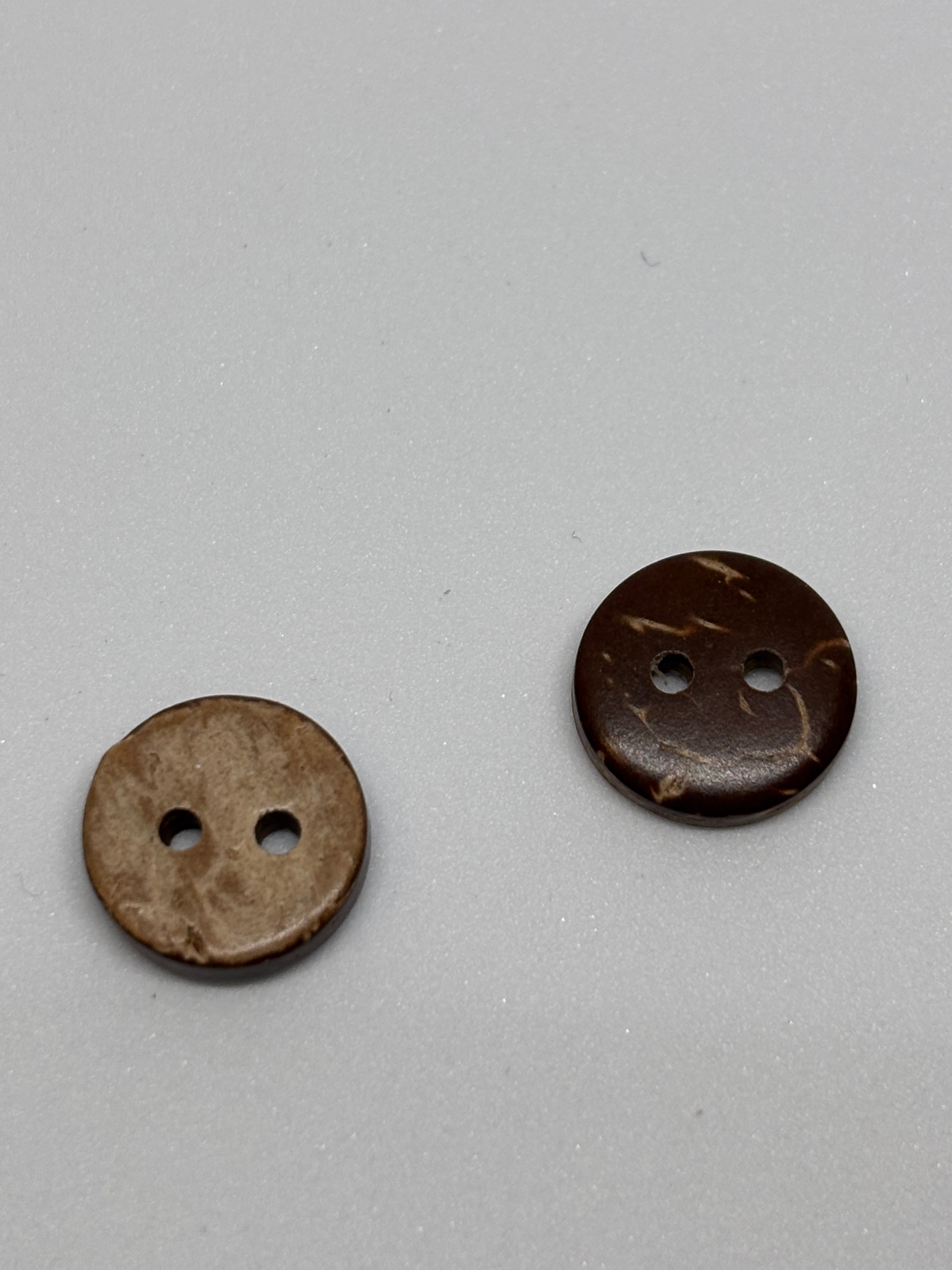 Button NH28 - 9mm 11mm - 2 holes boton